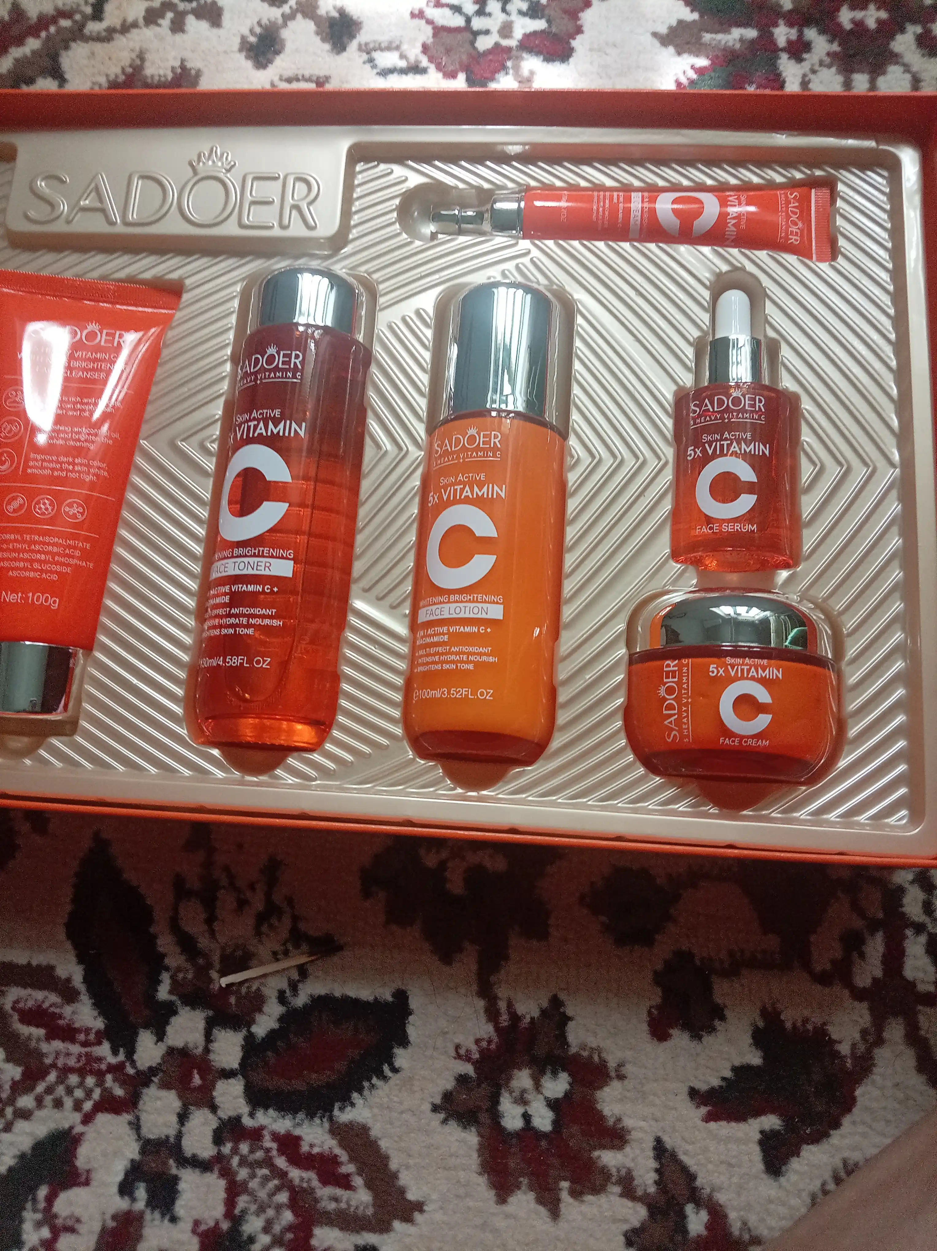 Sadoer yuz to'plami, 6 dan 1 gacha, yoshartiruvchi,  vitamin C bilan