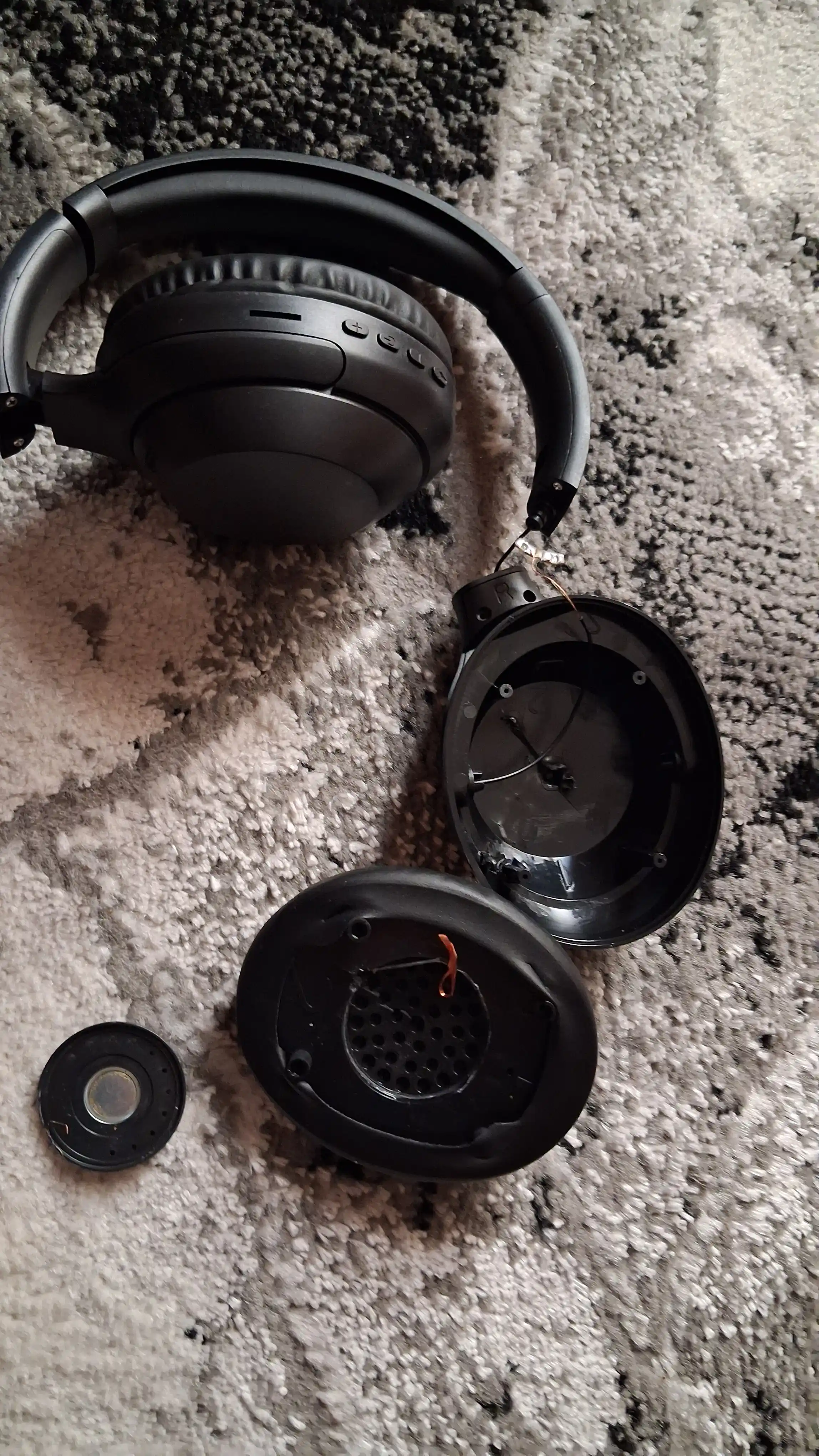Simsiz quloqchin Bluetooth – to‘liq o‘lcham, mikrofonli, SD karta va radio C2235