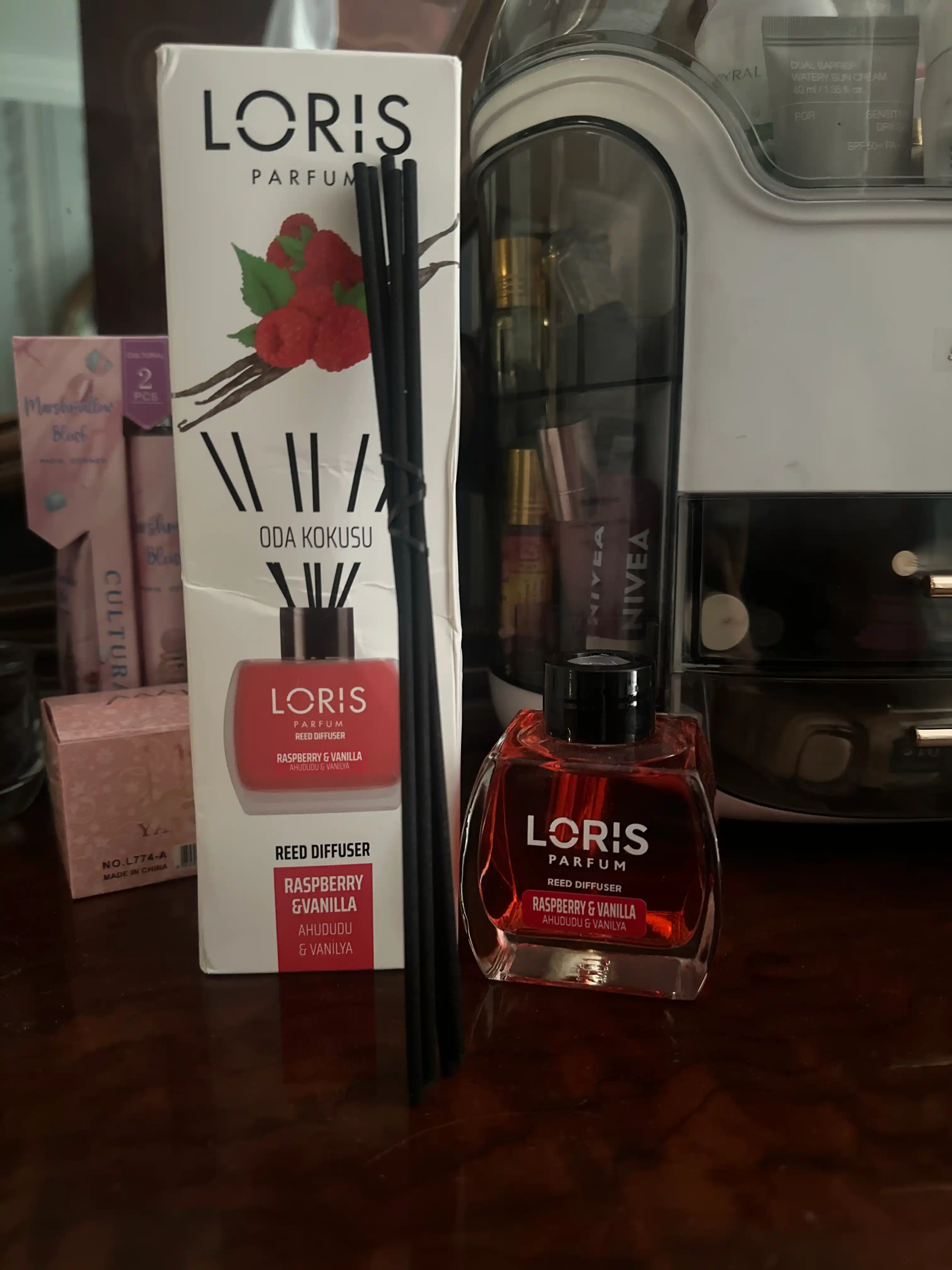 Aromadiffuzor Loris 120 ml, uy va offis uchun xushbo'ylantirgich (tayoqchalari bilan)