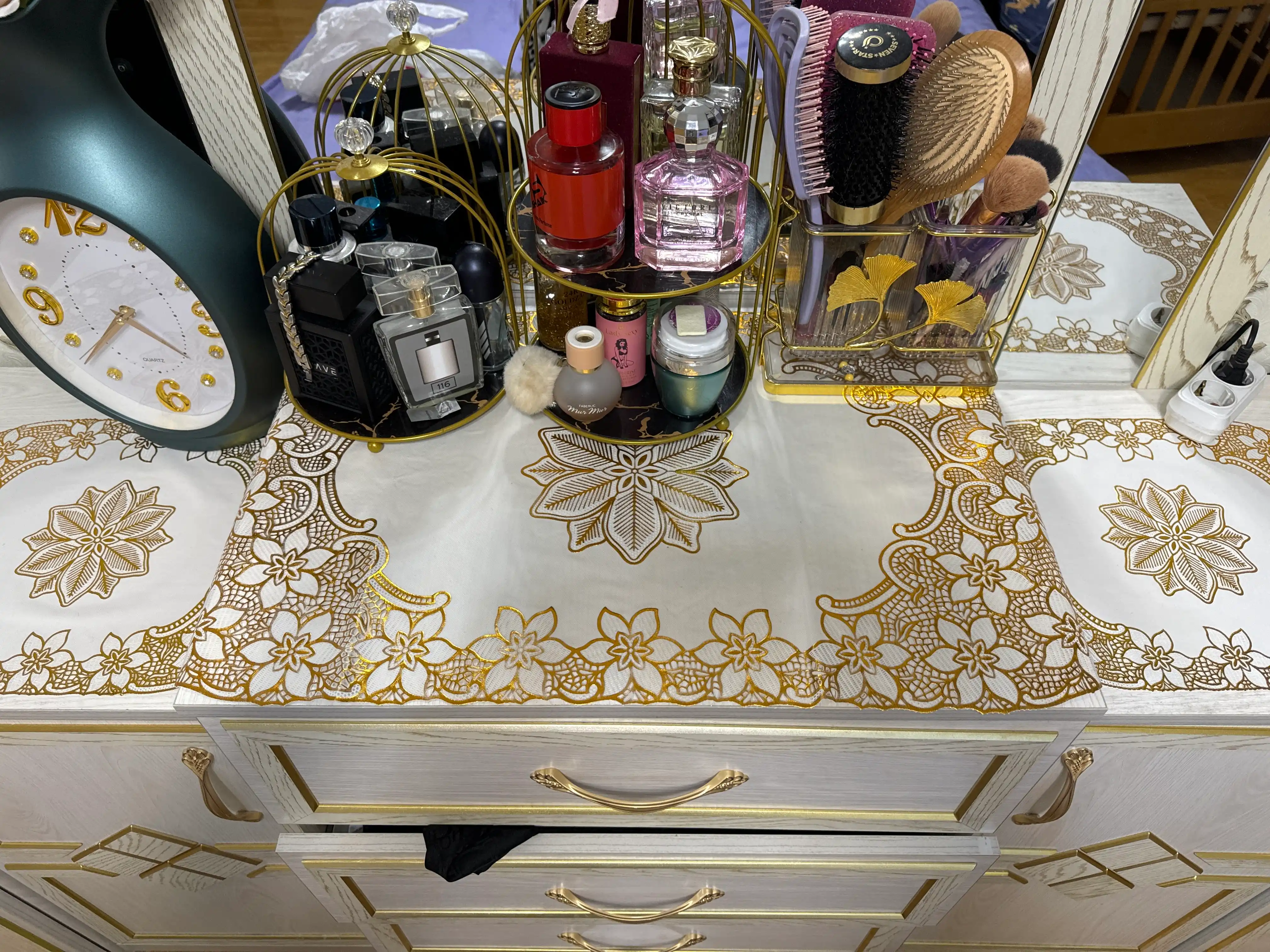 Декоративная клеёнка для мебели Gold Edition