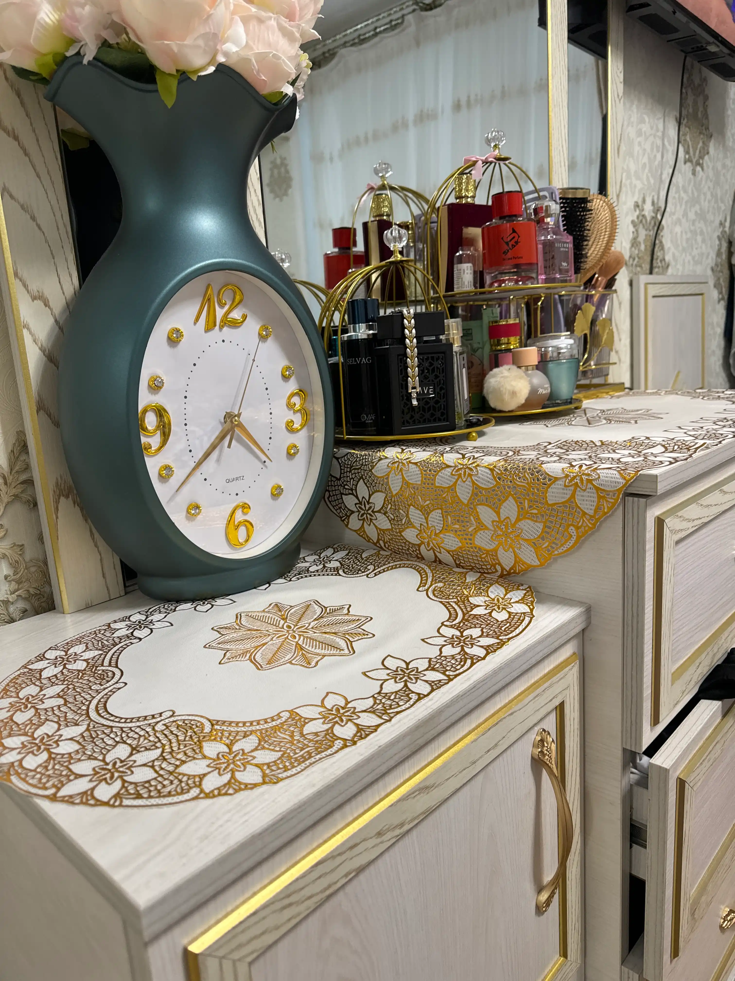 Декоративная клеёнка для мебели Gold Edition