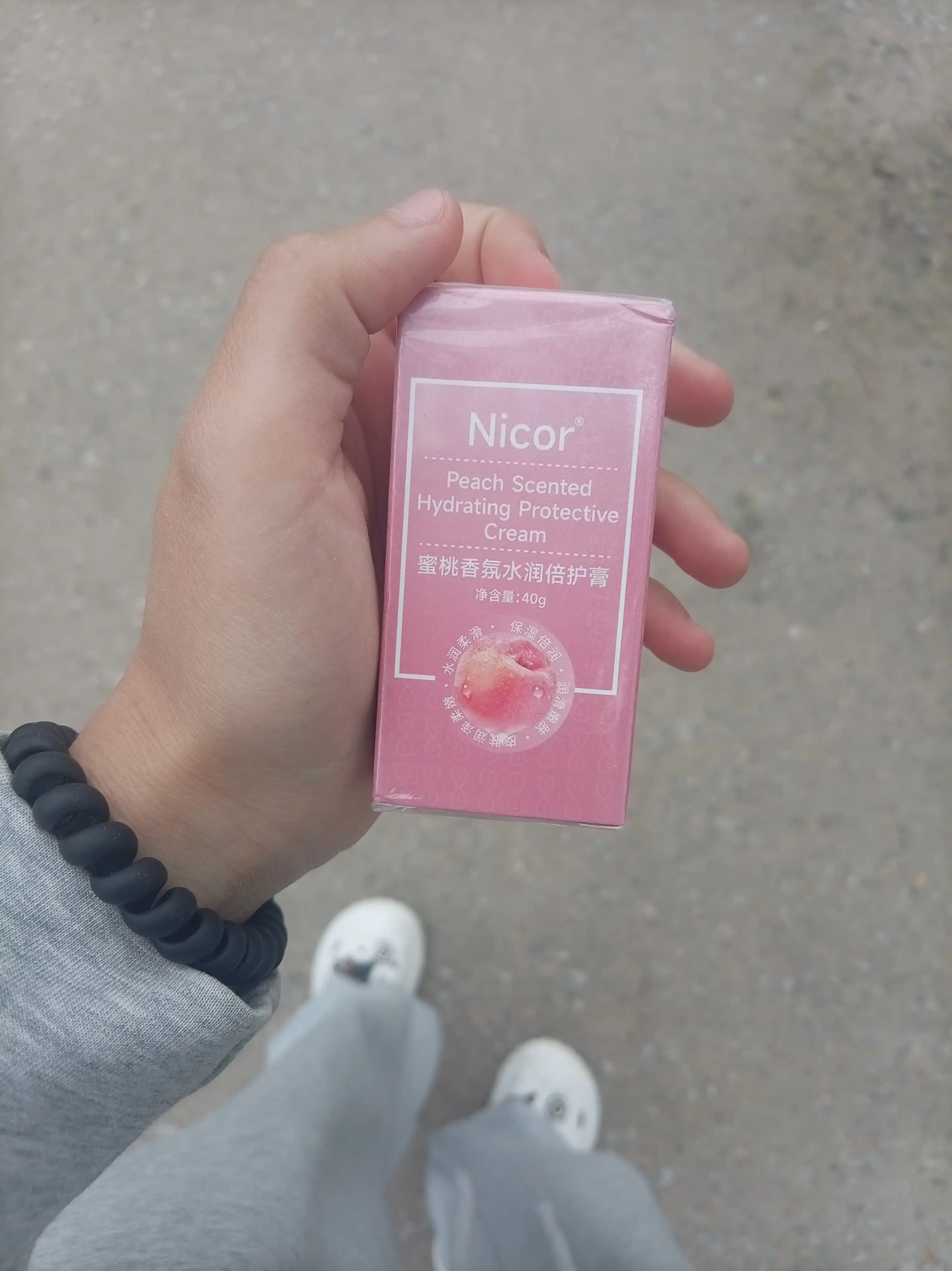 Quruq va yorilishlarga qarshi, qol, oyoq va tana uchun, namlovchi stik krem