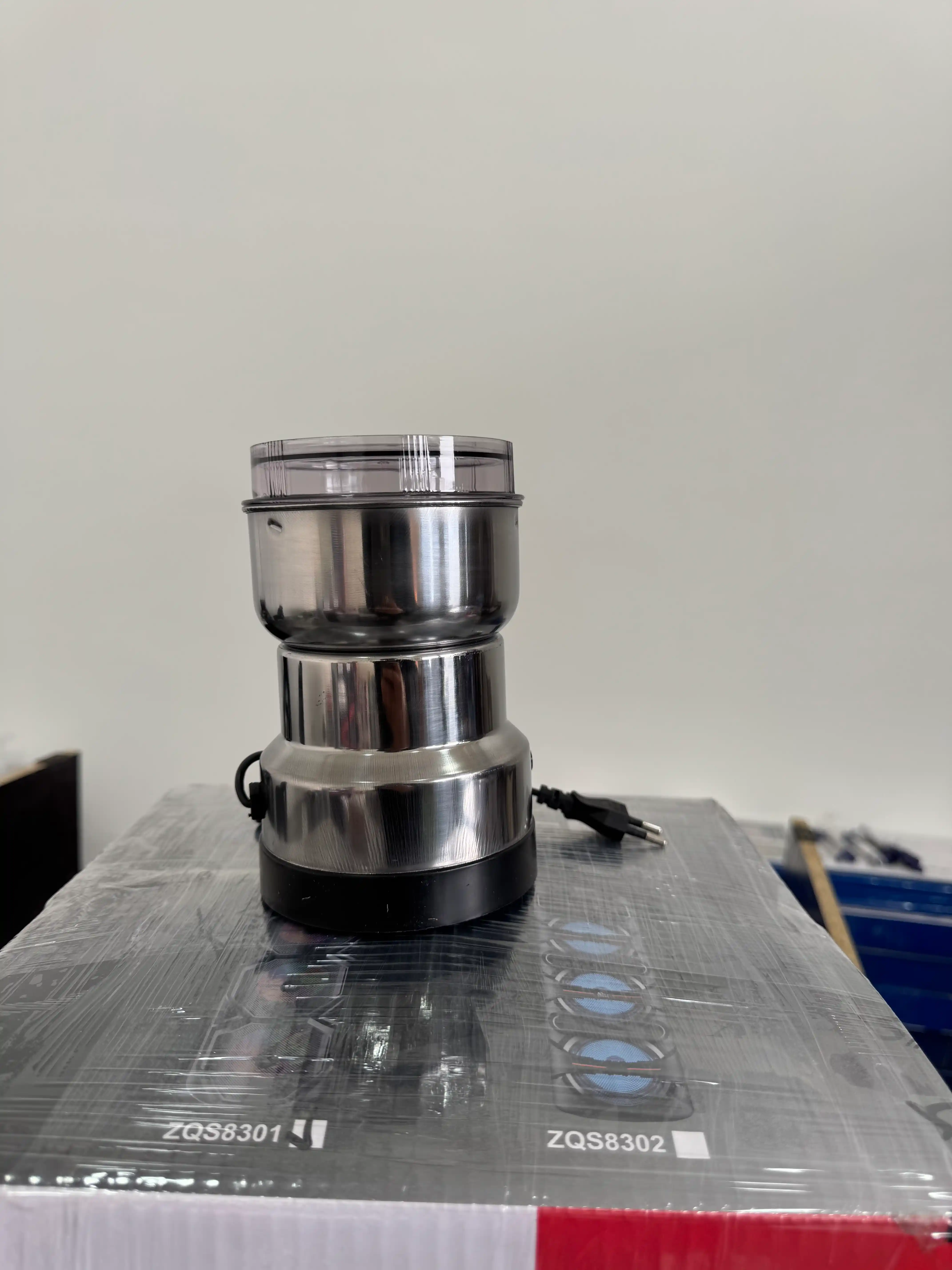 Кофемолка ORVICA ORM-8300H — мощная, компактная и сохраняющая аромат зёрен