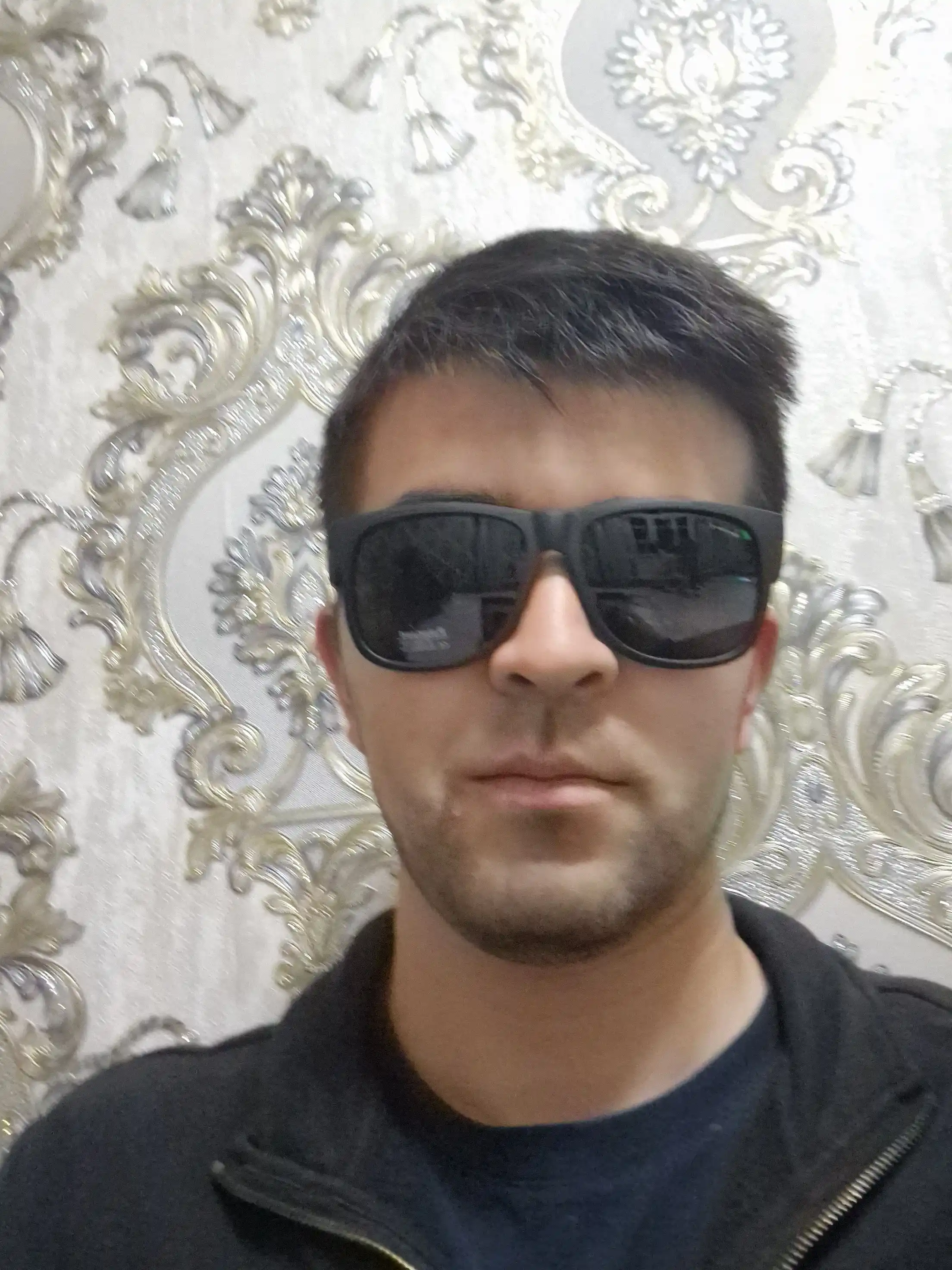 Erkaklar va ayollar uchun haydovchilar uchun polyarizatsiyalangan UV400 porlashga qarshi quyoshdan himoya ko'zoynaklari