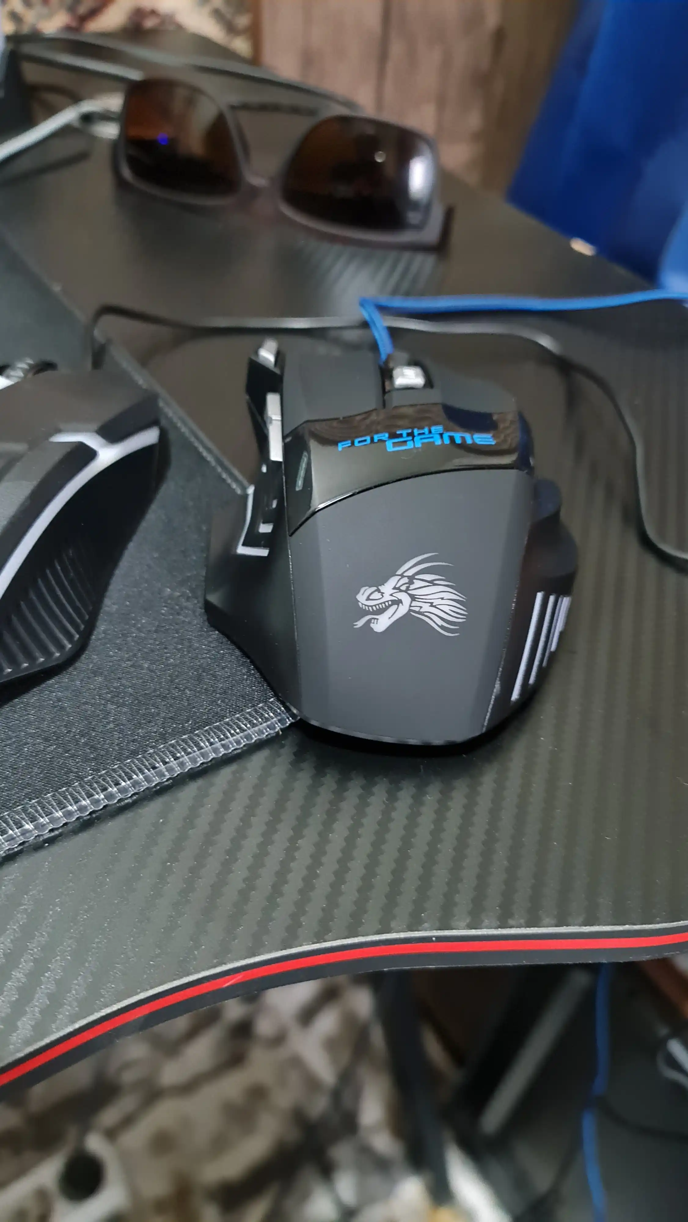 USB o'yin sichqonchasi F37 simli RGB yoritish bilan