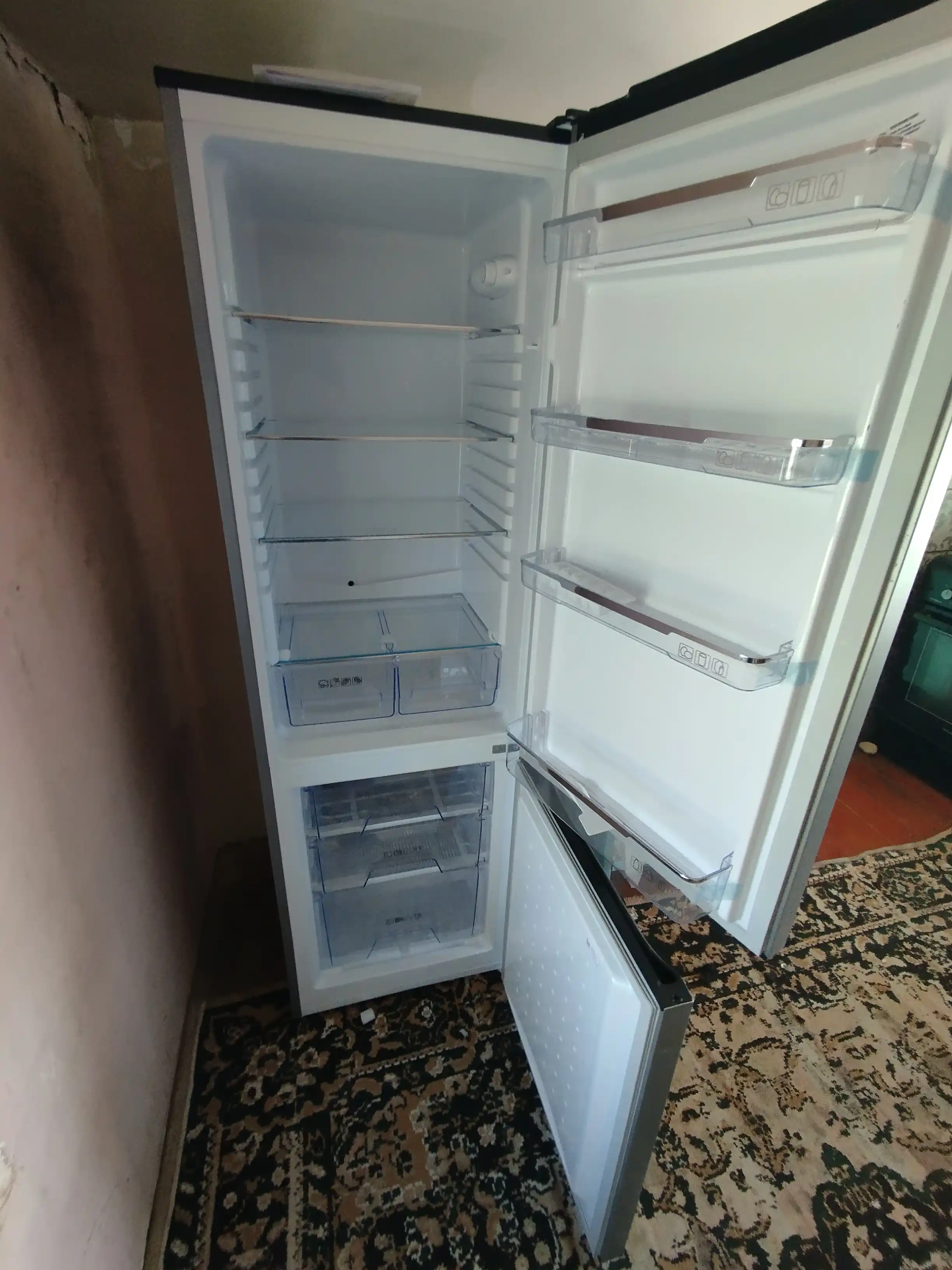 Sovutgich Artel HD 345 RND Eco-Frost, 265 litr, shovqinsiz 42 dB, A+ energiya tejamkor