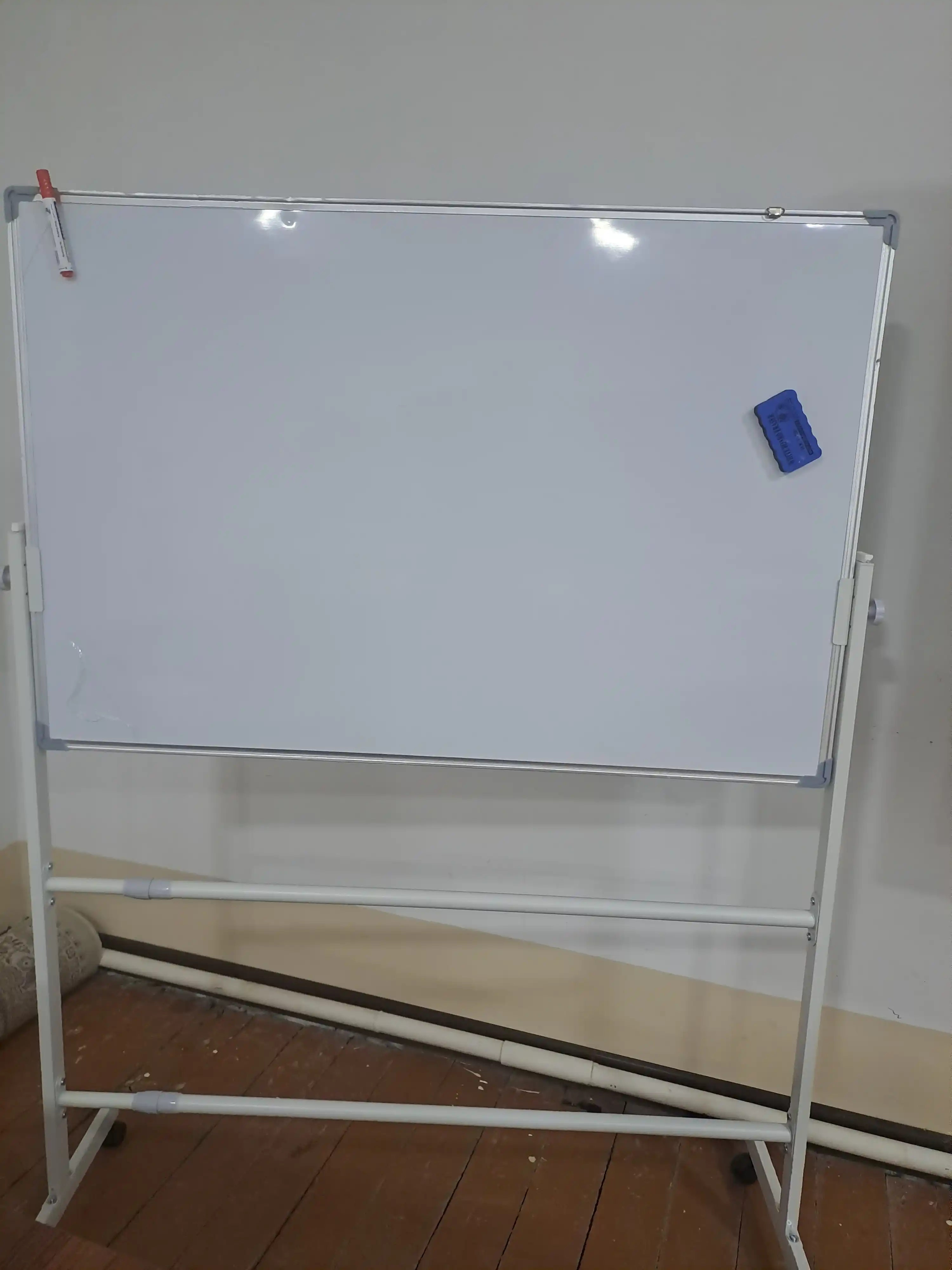 Doska 80*120 rolikli oyoqlari bilan