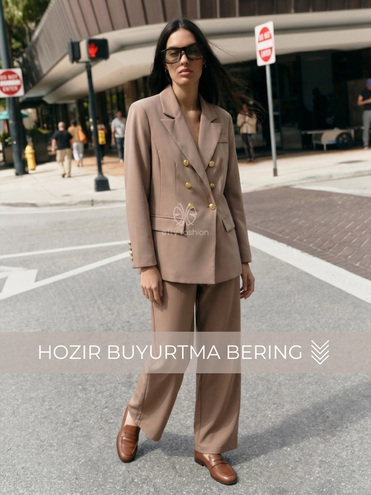 Ayollar klassik kostyumi, ikki qator tugmali pidjak va shim — ELLY FASHION