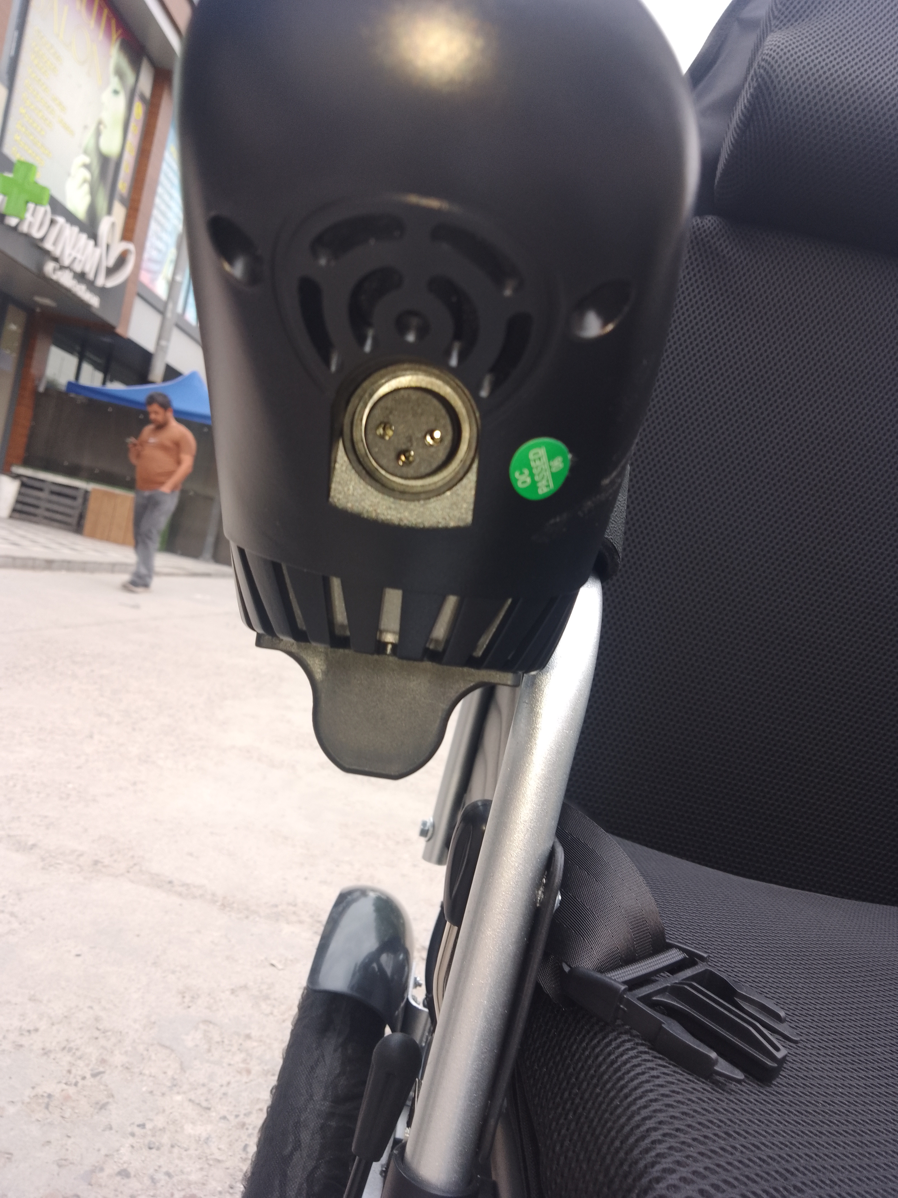 Кресло-коляска инвалидная с электроприводом