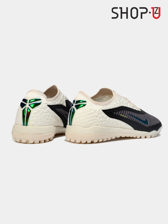 Футбольные бутсы Nike
