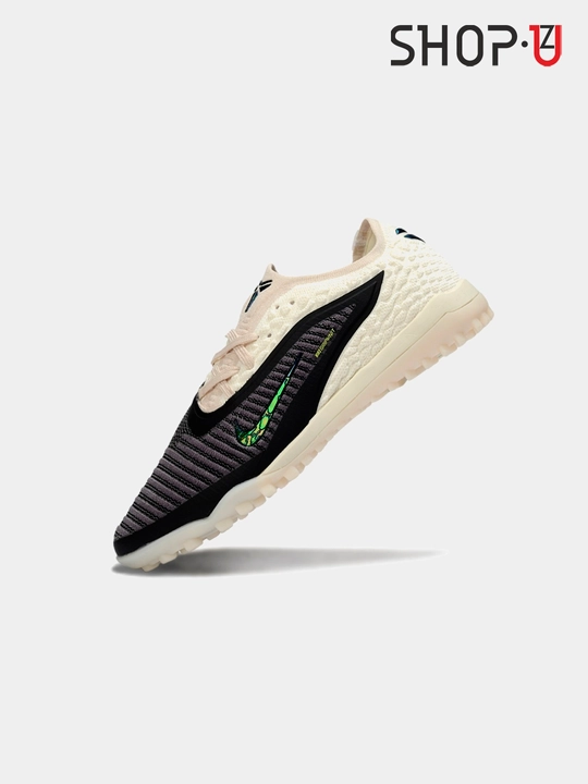 Футбольные бутсы Nike