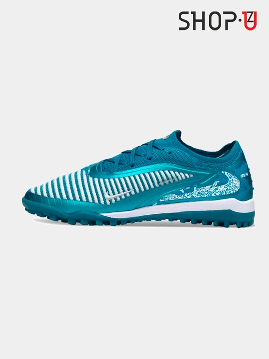Футбольные бутсы Nike