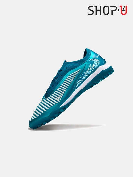 Футбольные бутсы Nike