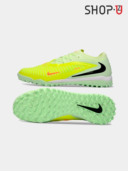 Футбольные бутсы Nike