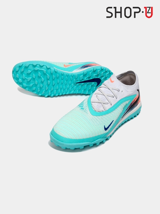 Футбольные бутсы Nike