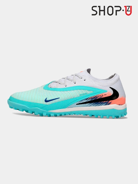 Футбольные бутсы Nike