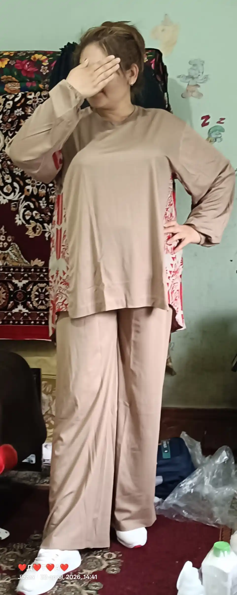 Ayollar kostyumi, viskoza va tabiiy shtapel