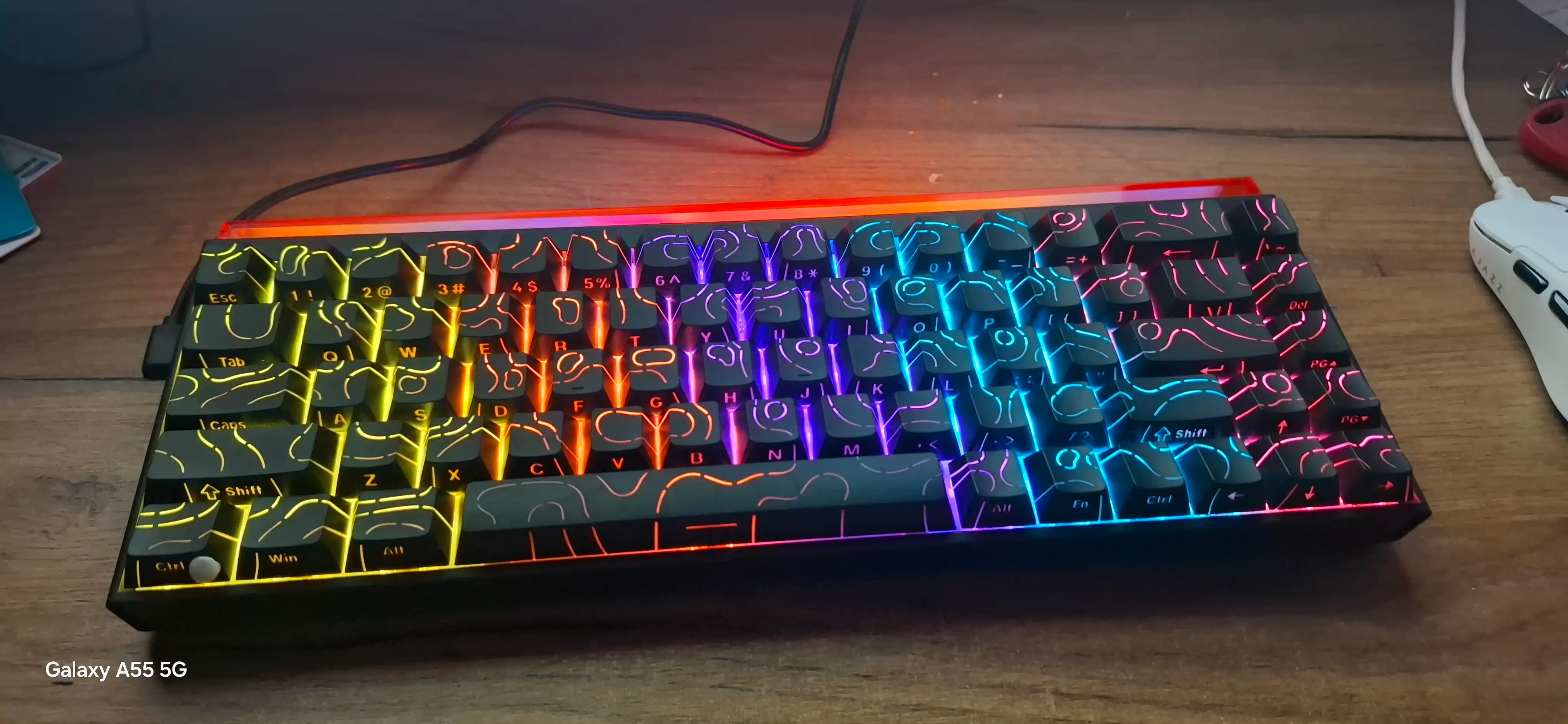 Geymerlar uchun RGB yoritilgan AJAZZ o‘yin klaviaturasi mexanik / membranali