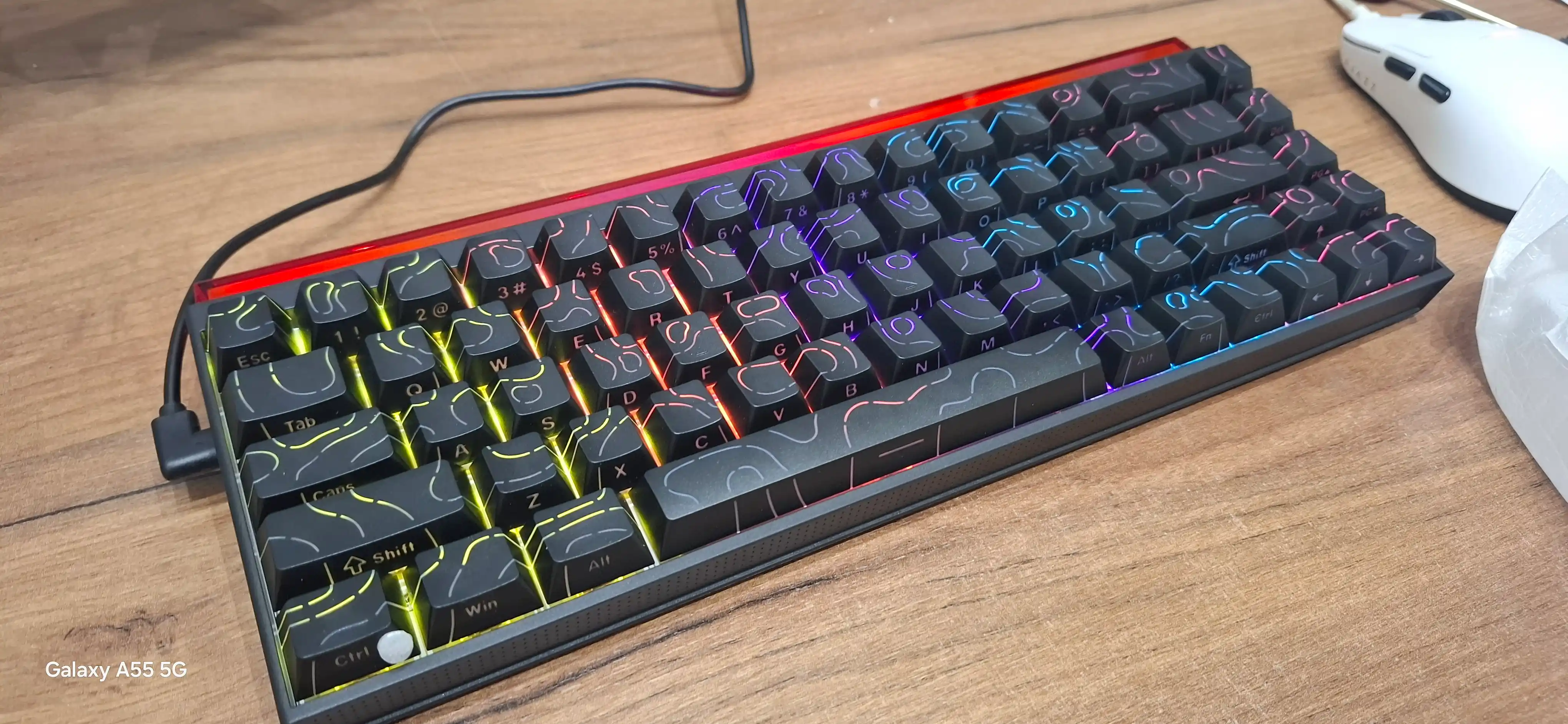 Geymerlar uchun RGB yoritilgan AJAZZ o‘yin klaviaturasi mexanik / membranali