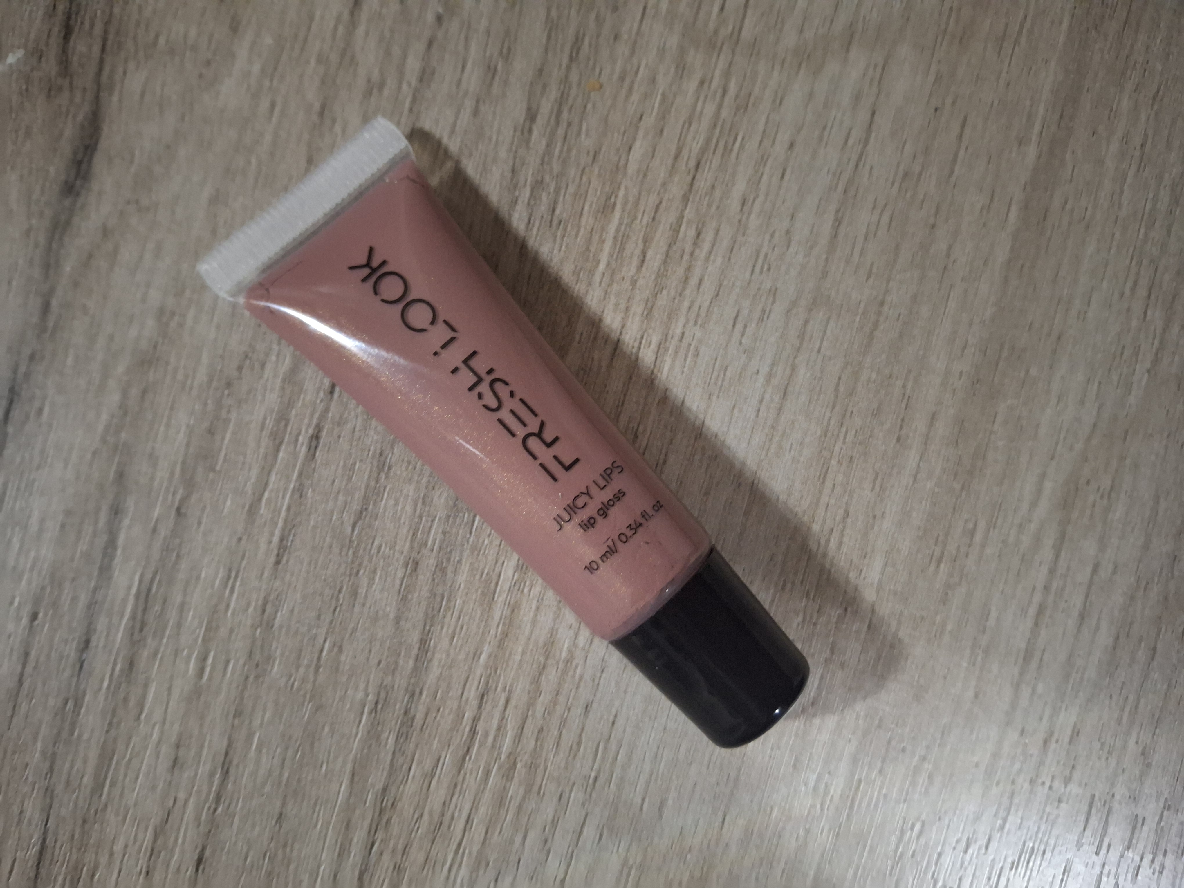 Блеск для губ аромат клубники FRESH LOOK JUICY LIPS lip gloss, розовый, 10 мл