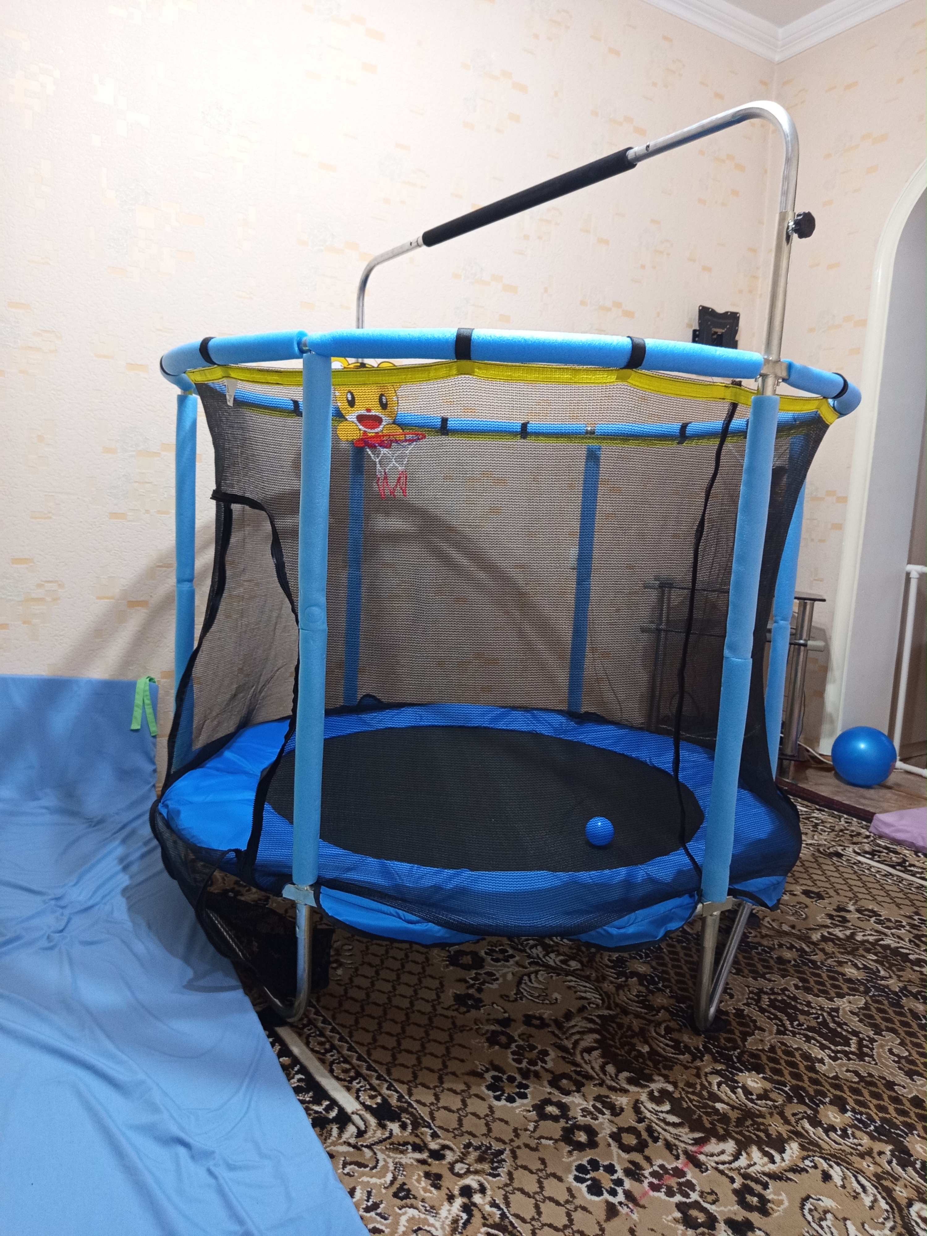 Детский батут, 1.4 м, с защитой 360°, кольцами, качелей и боксерским мешком