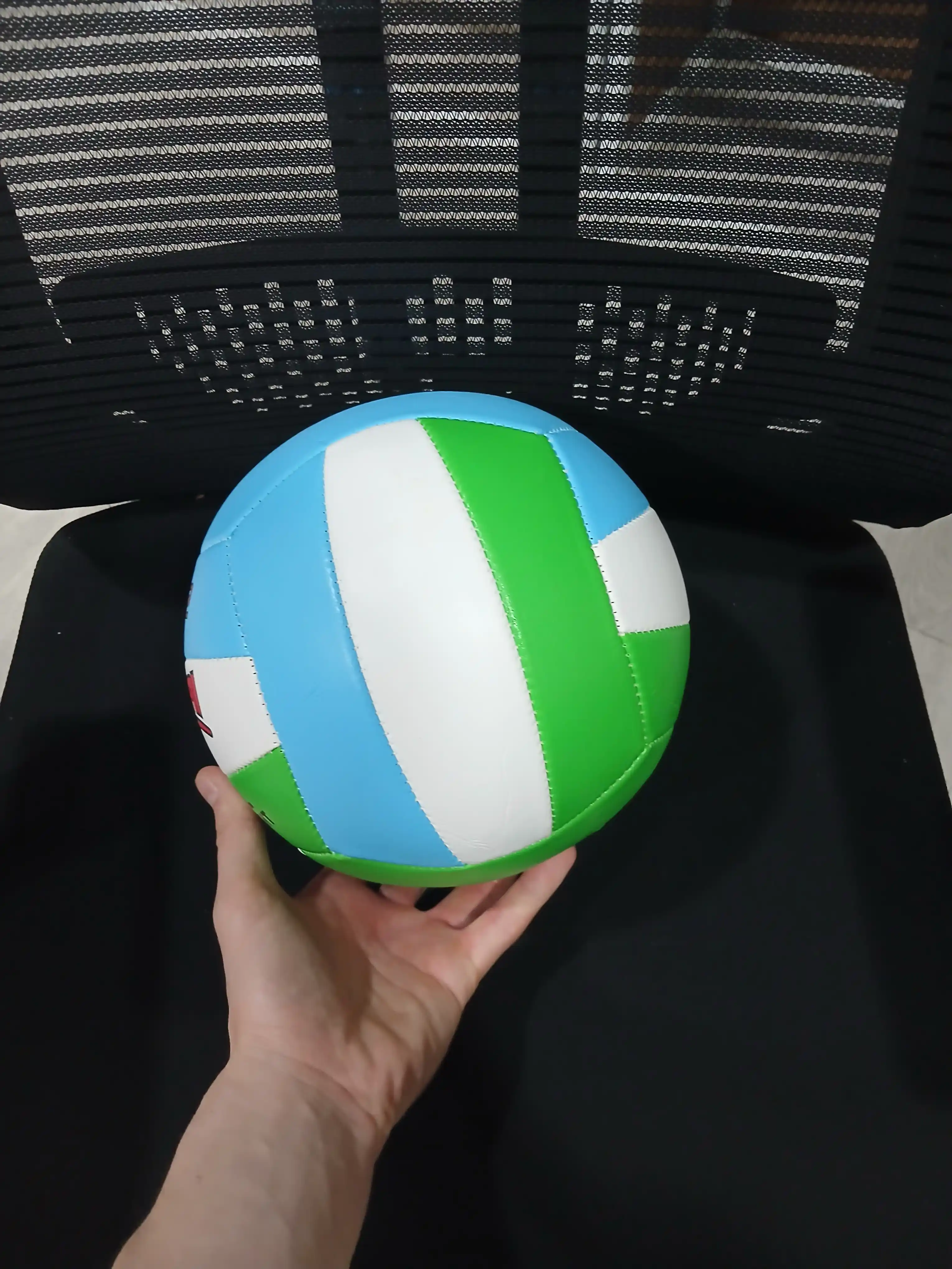 Voleybol toʻpi, nasos va igna sovg'a, sport uchun