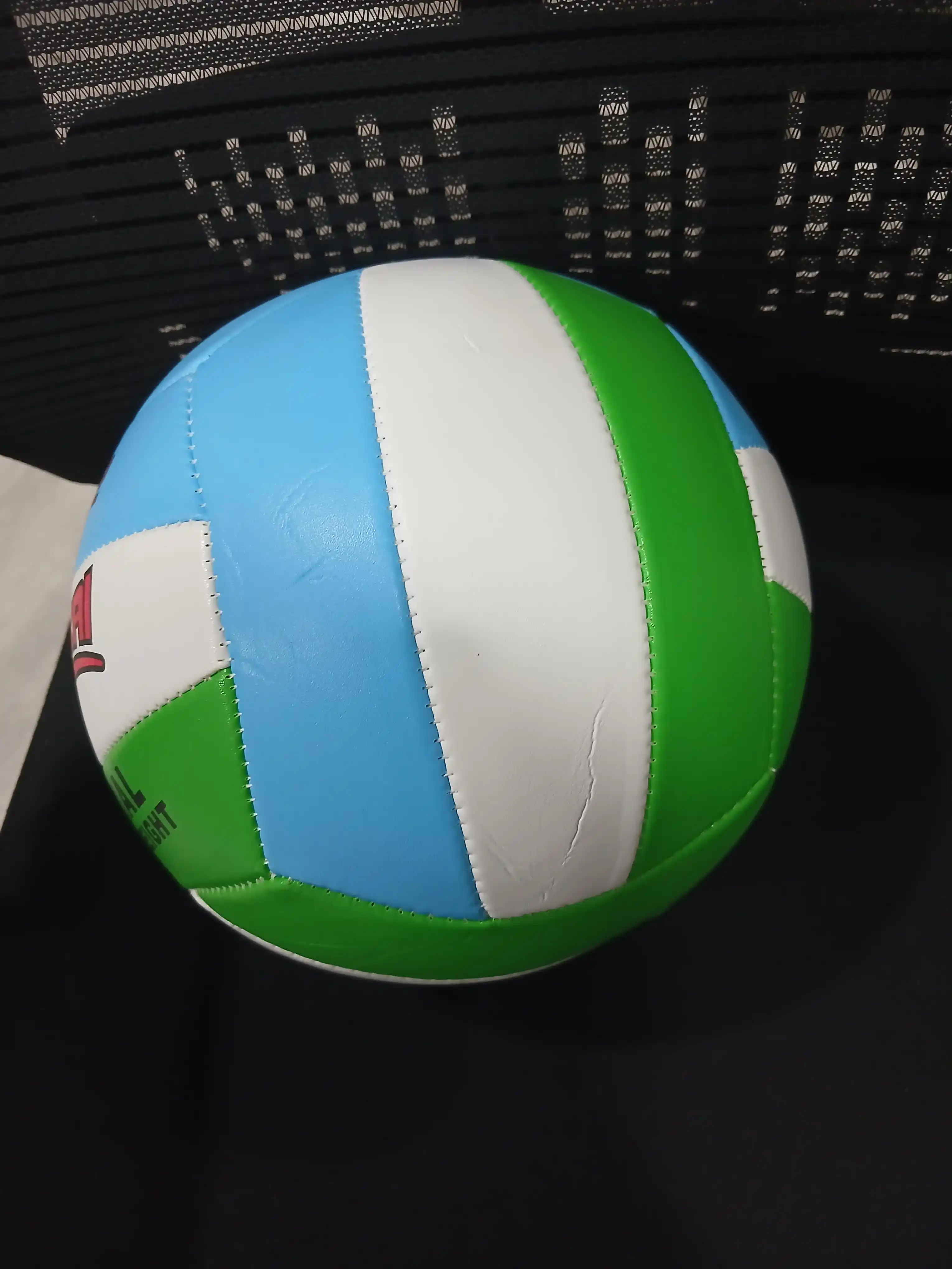 Voleybol toʻpi, nasos va igna sovg'a, sport uchun