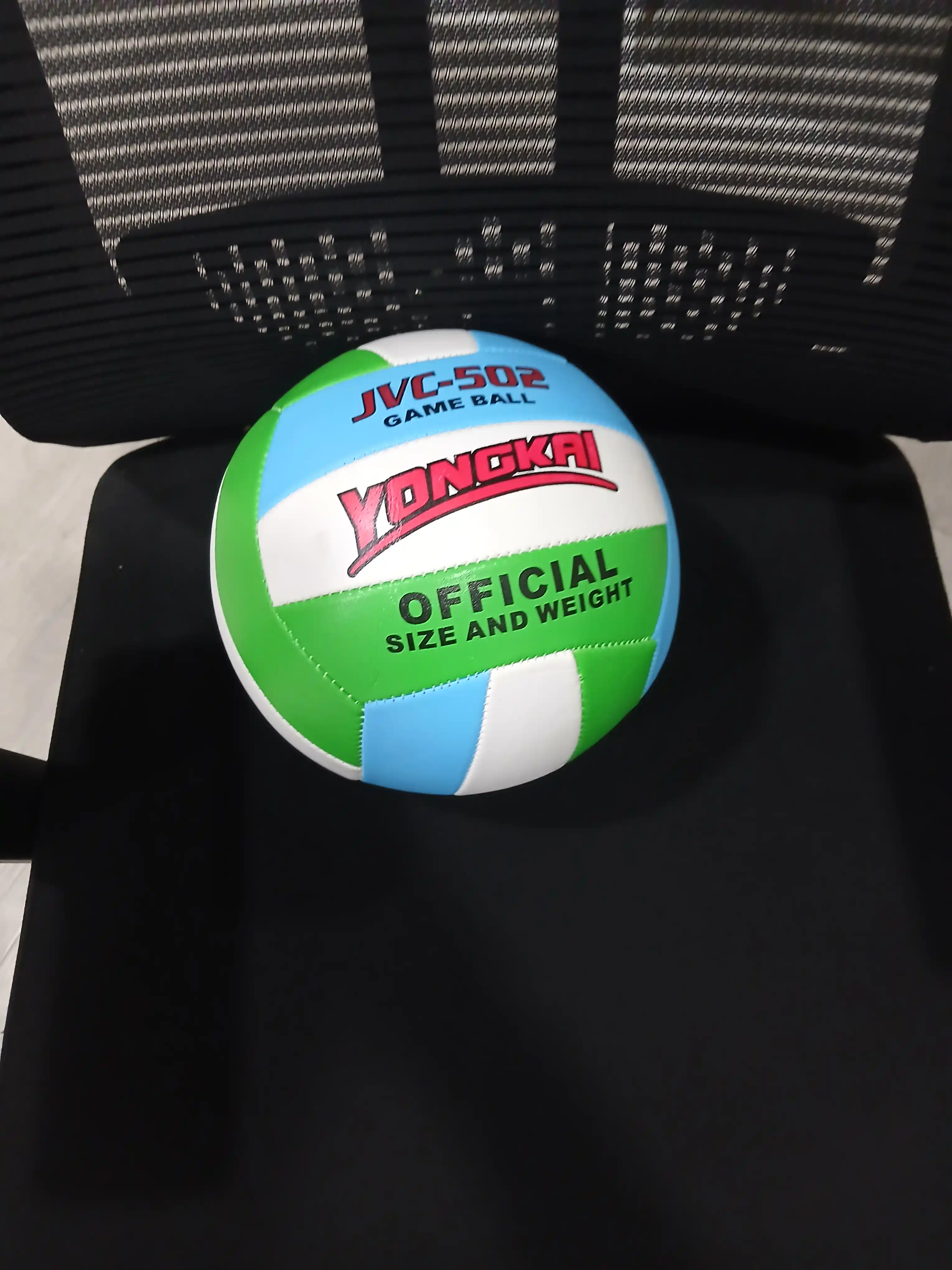 Voleybol toʻpi, nasos va igna sovg'a, sport uchun