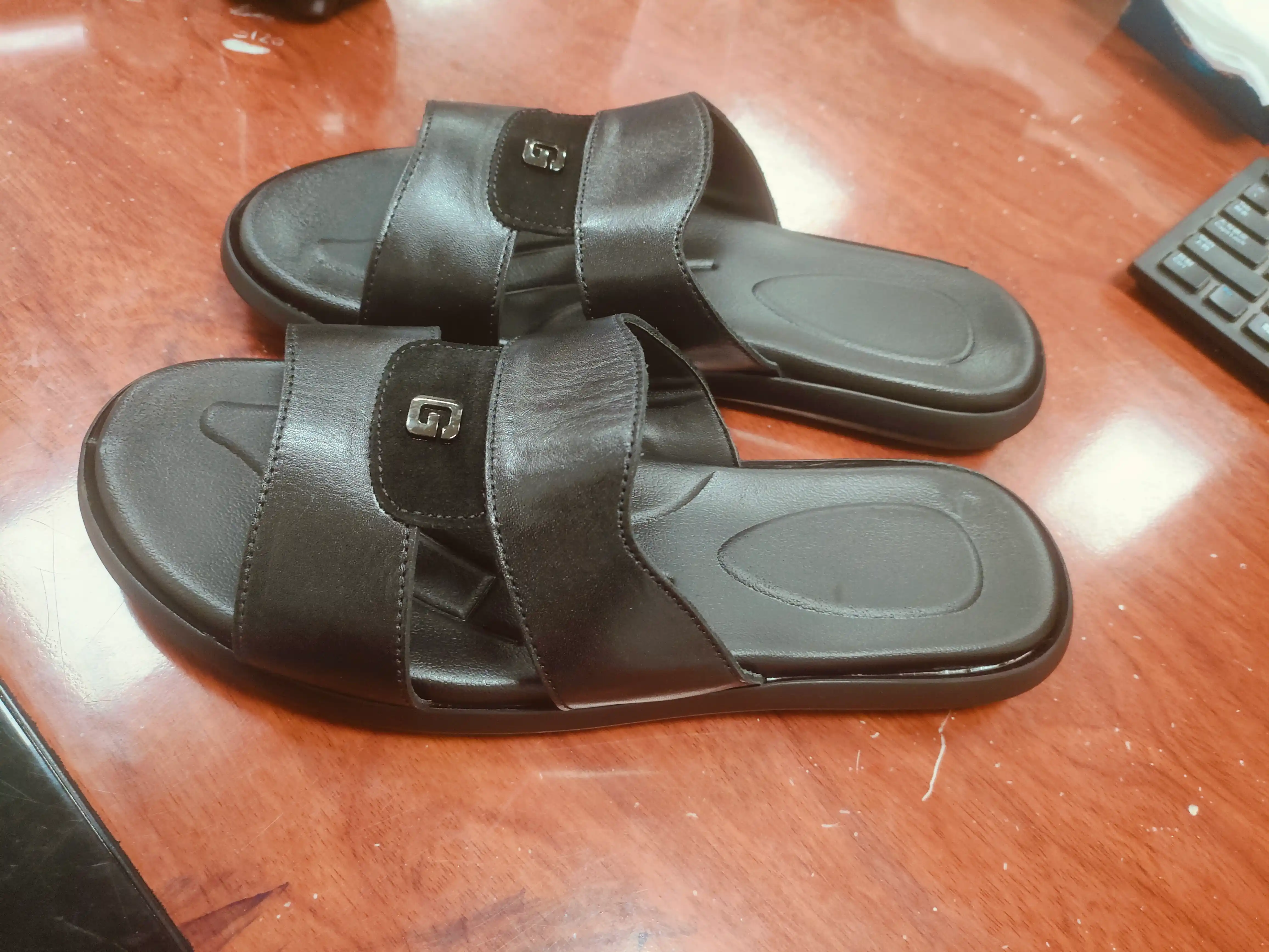 Erkaklar shippagi, 39-43 razmerda 100% tabiy teri orginall
