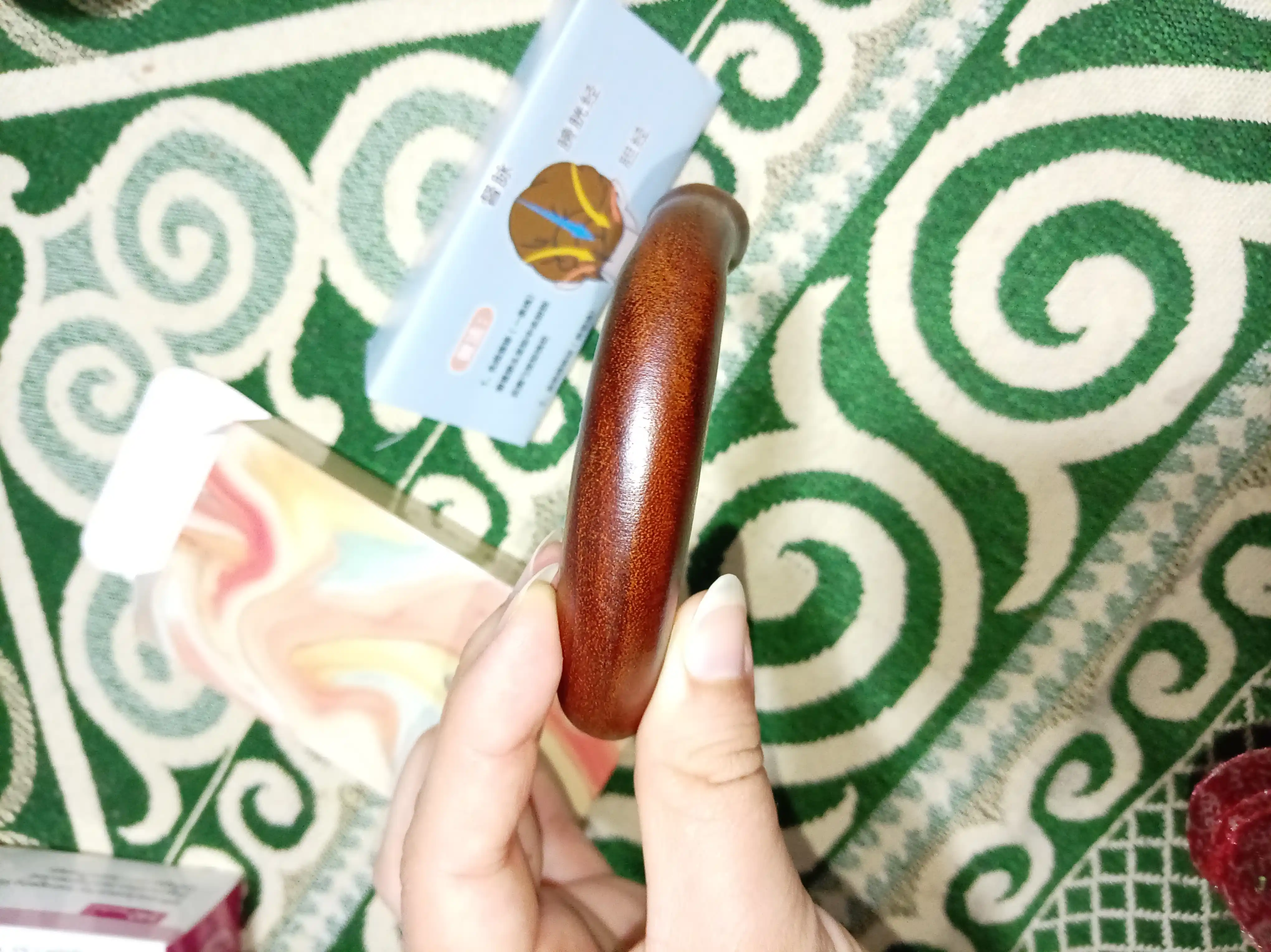 Yog‘och uqalash asbobi taroq, bosh uqalash, yuz uqalash, uqalash apparati