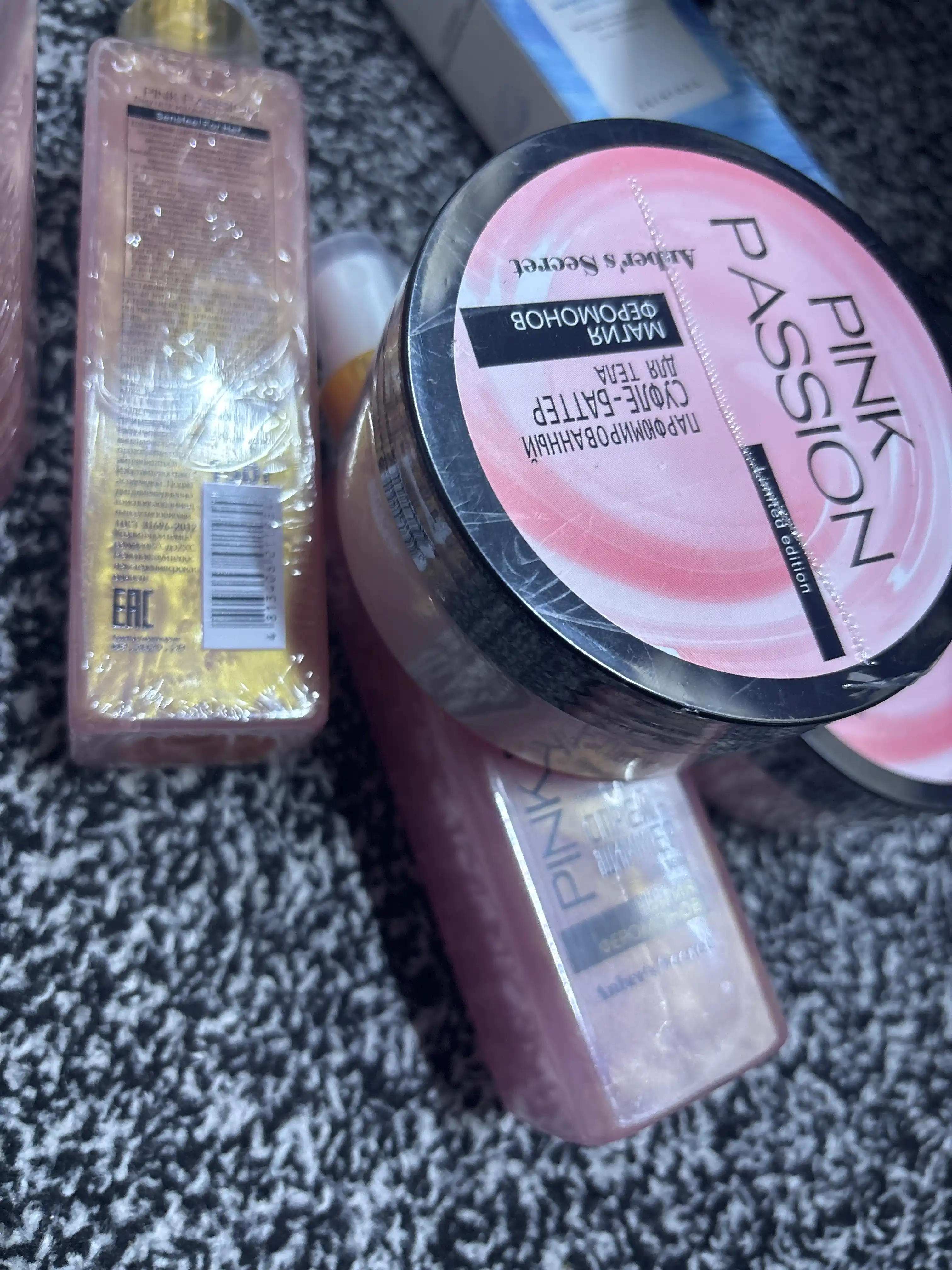 Pink Passion – Набор для ухода за телом из 4 средств (спрей, гель-душ, крем, скраб)