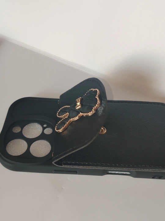 Чехол на iPhone  16 Pro, 16 Pro Max