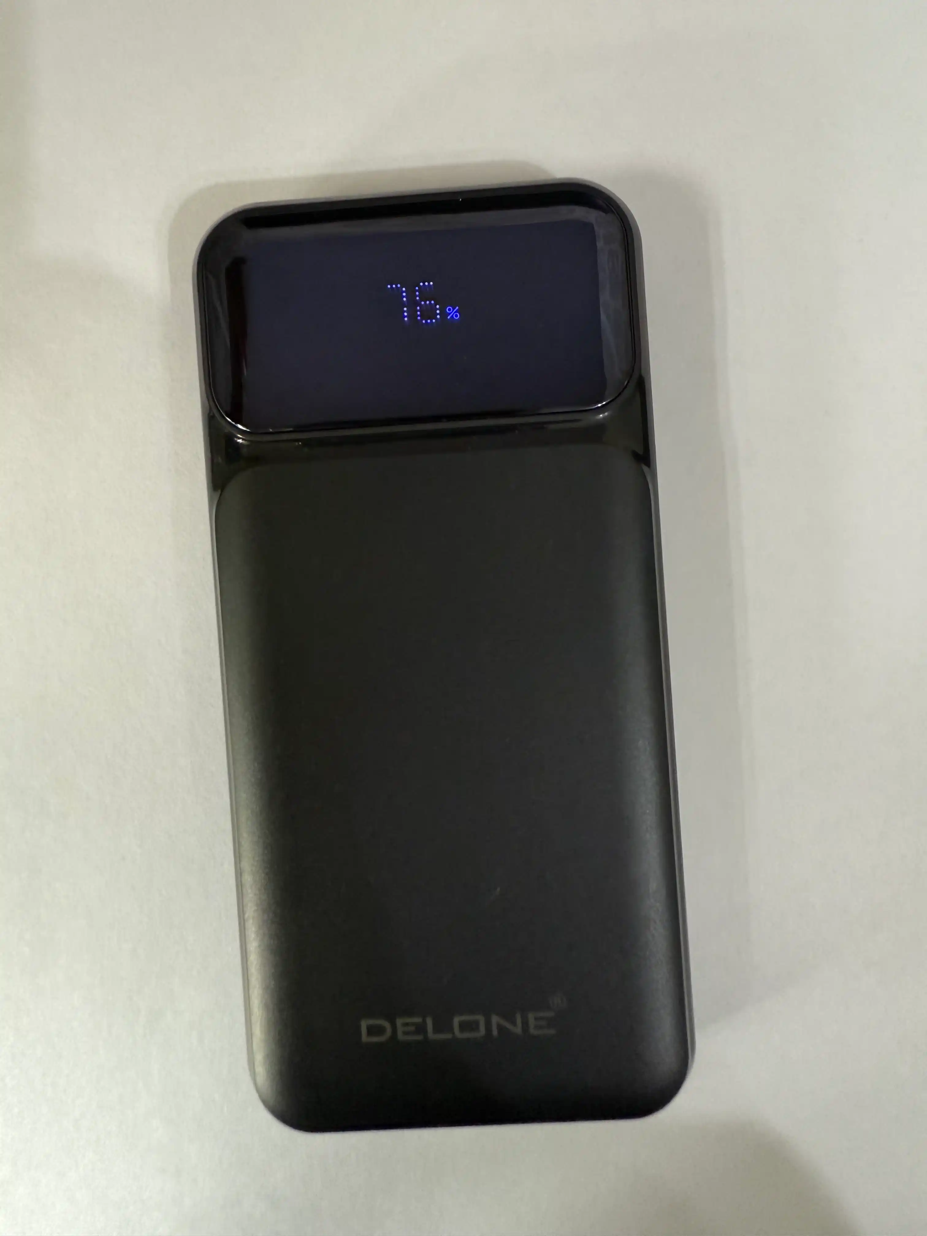Delone Power Bank 10000mAh – 22.5W, 3-in-1 kabel, LED display