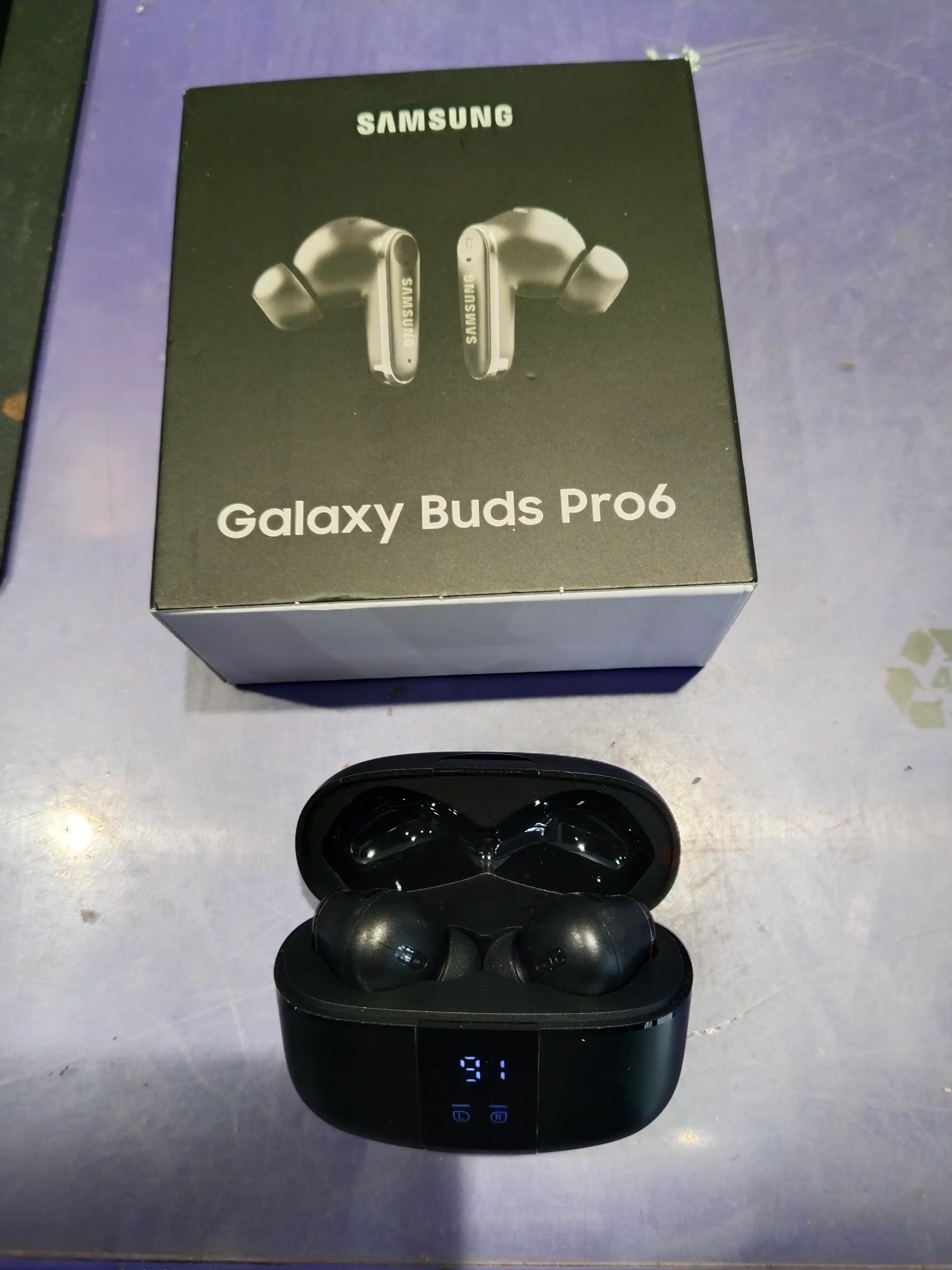 Galaxy Buds simsiz quloqchinlari