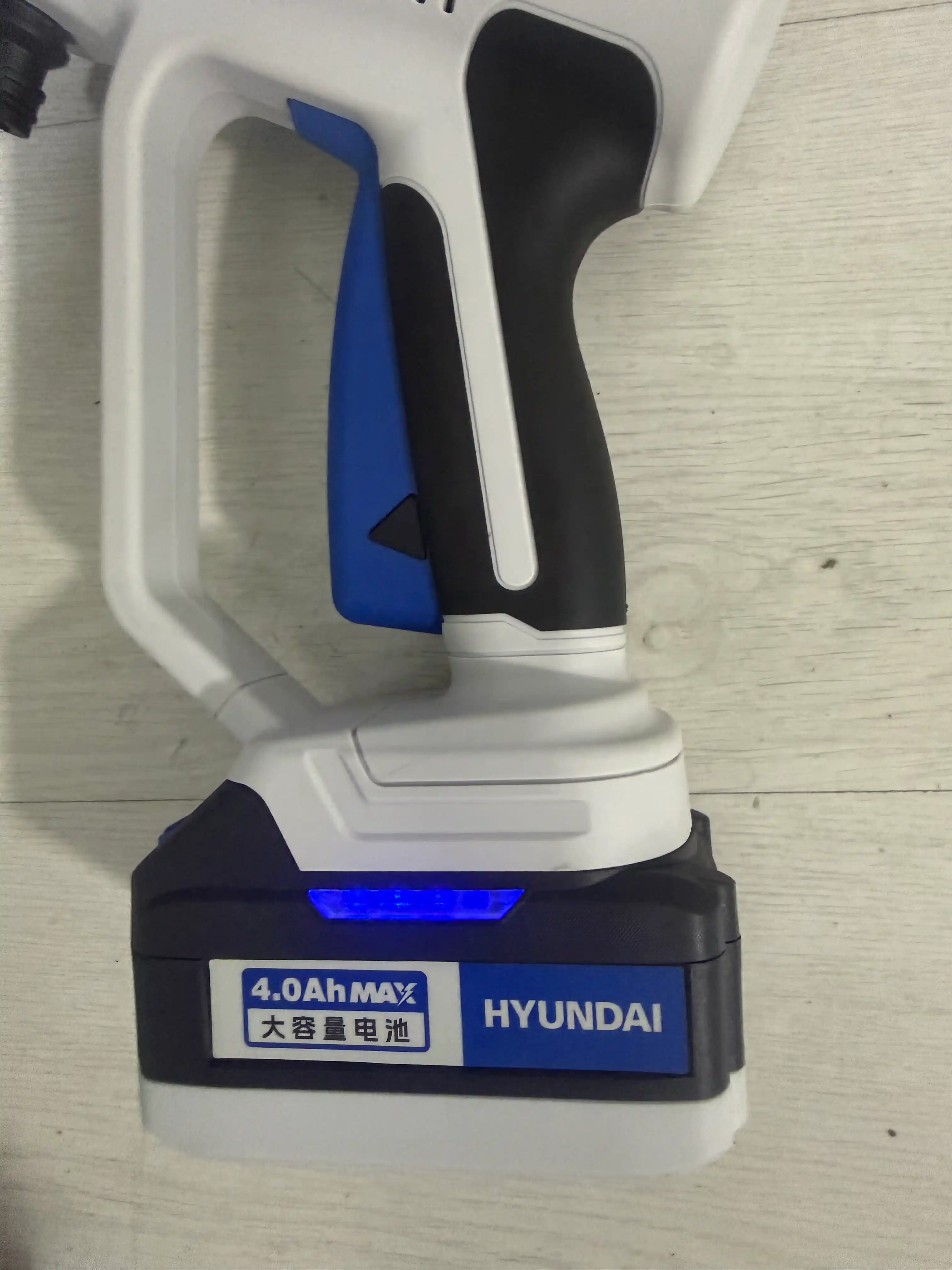 Cho‘tkali akkumulyatorli yuvish qurilmasi 6 ta 1 da, 4.0Ah, 1 ta akkumulyator HYUNDAI