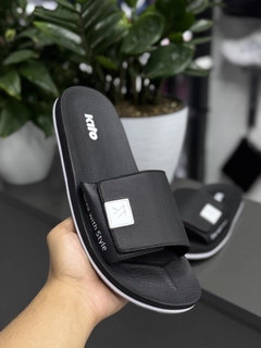 Qora