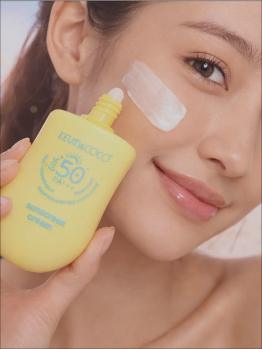 Quyoshdan himoyalovchi krem SPF 50 + PA+++, gialuron kislotasi, Vitamin E va aloe ekstrakti