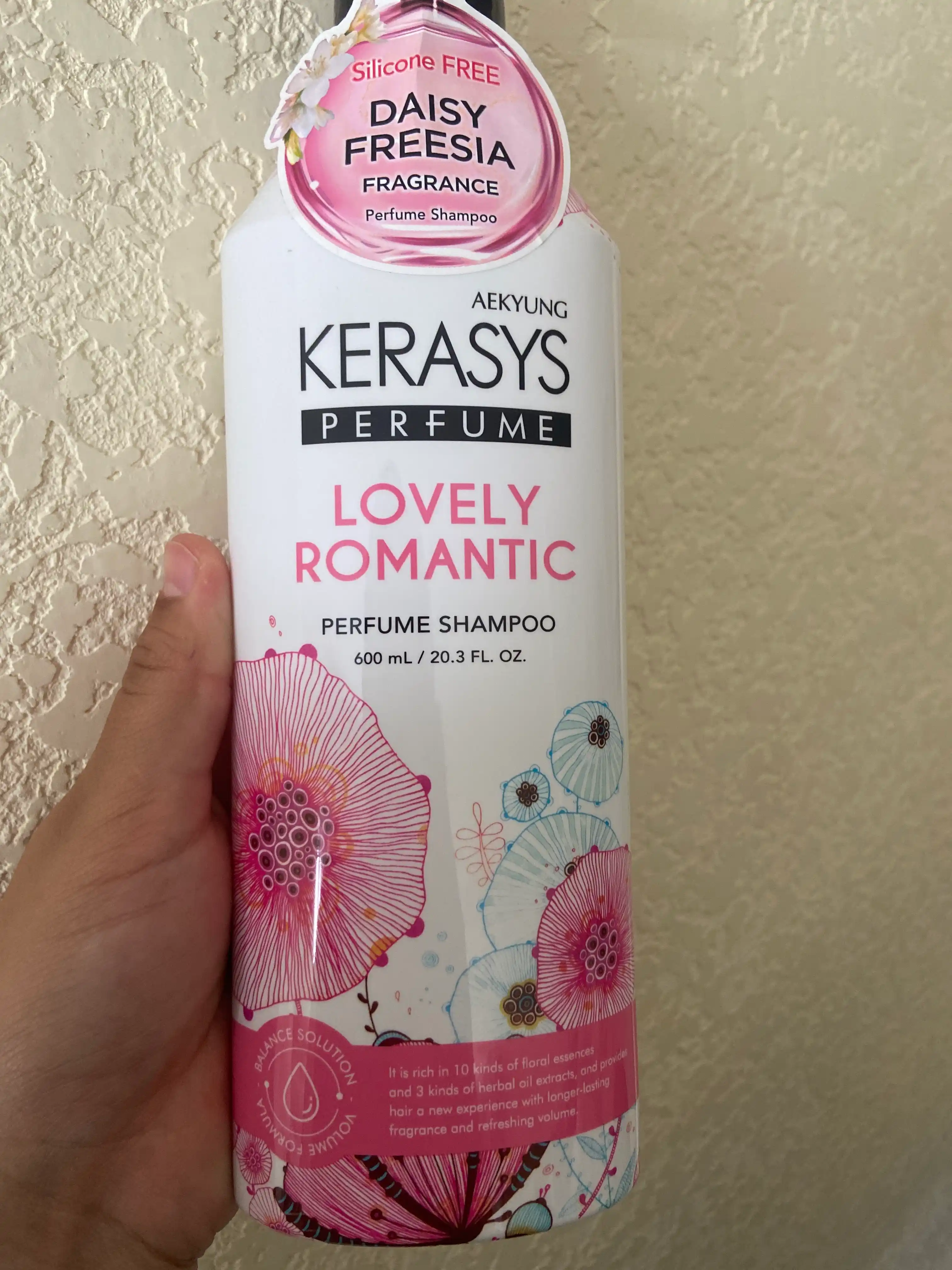 Sochlar uchun shampun Kerasys Lovely & Romantic, parfyumeriyali, 600 ml