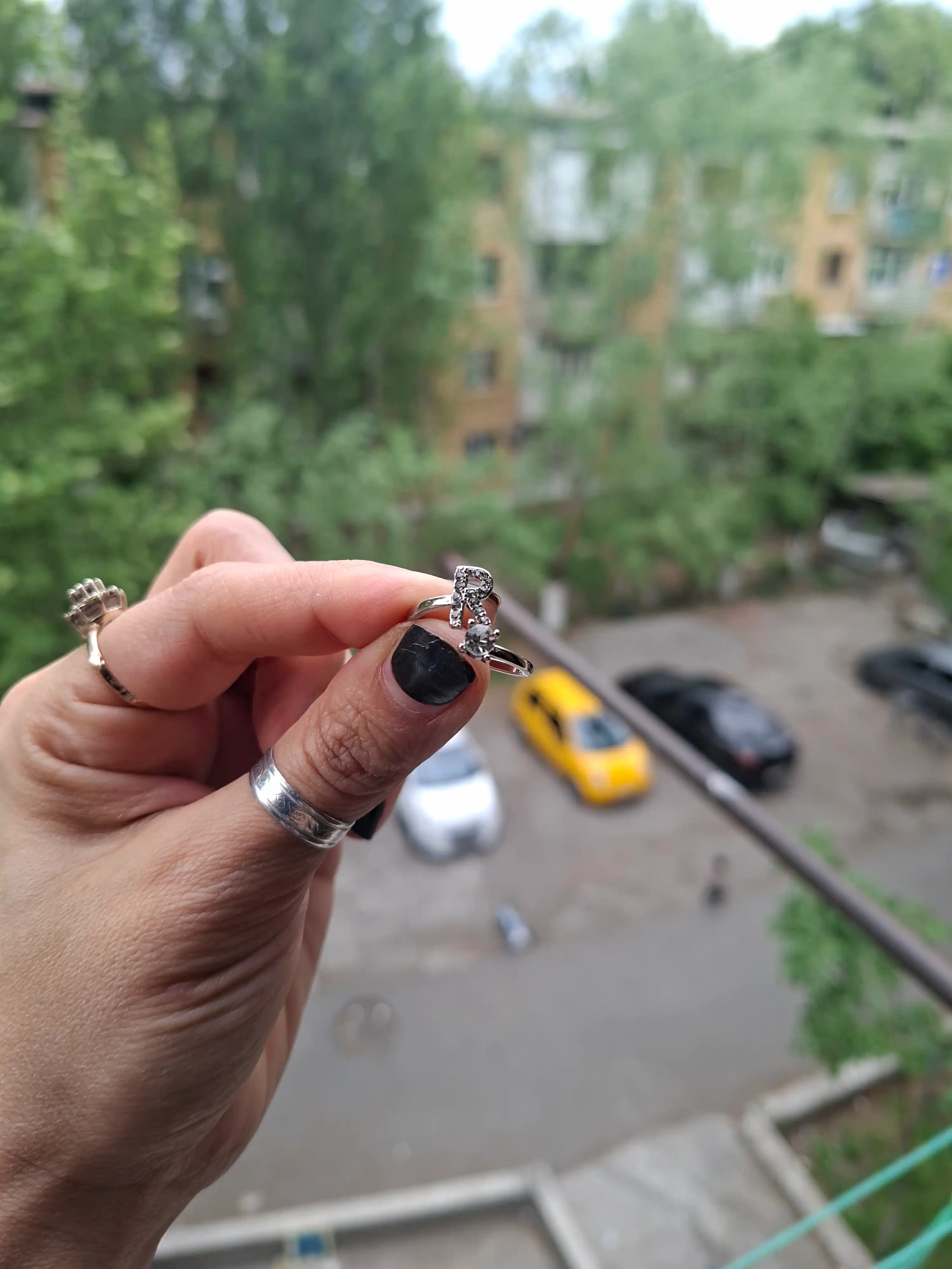 Буквенные кольца для женщин и девочек