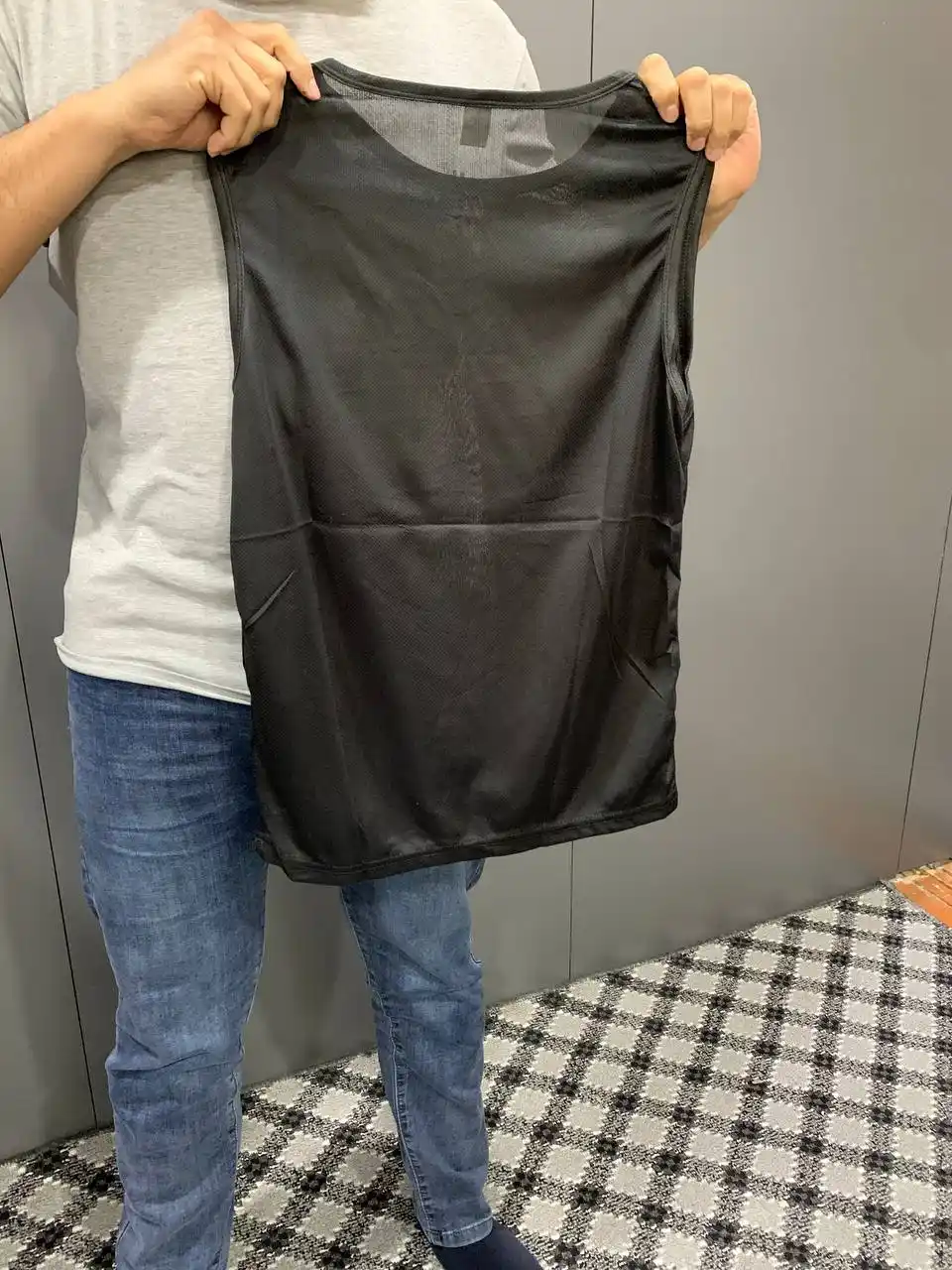 Erkaklar uchun sport maykasi, yengsiz, zal, fitnes va mashg‘ulotlar uchun, tez quriydigan