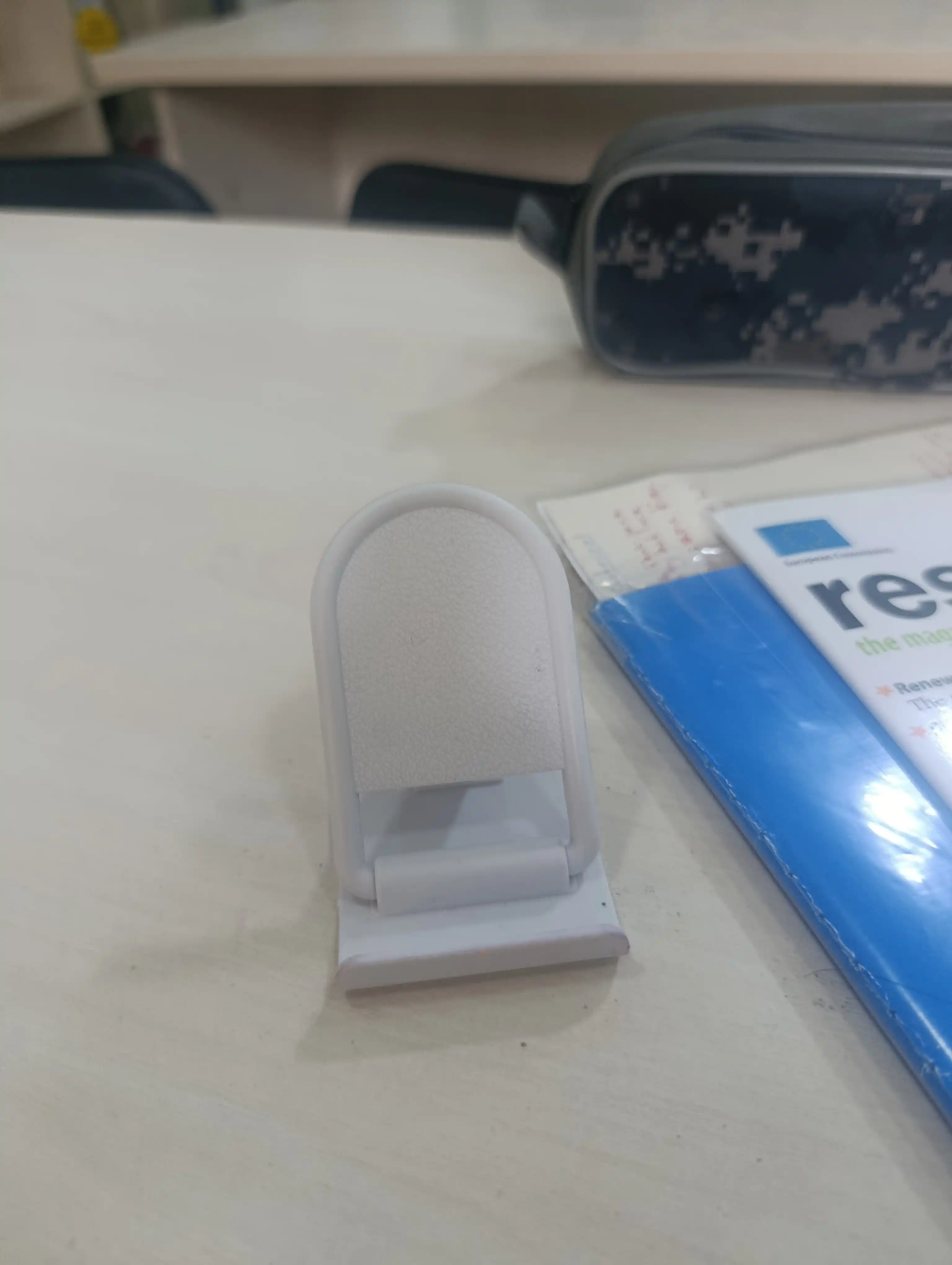 Telefon va planshetlar uchun, yig'iladigan mini tagkursi