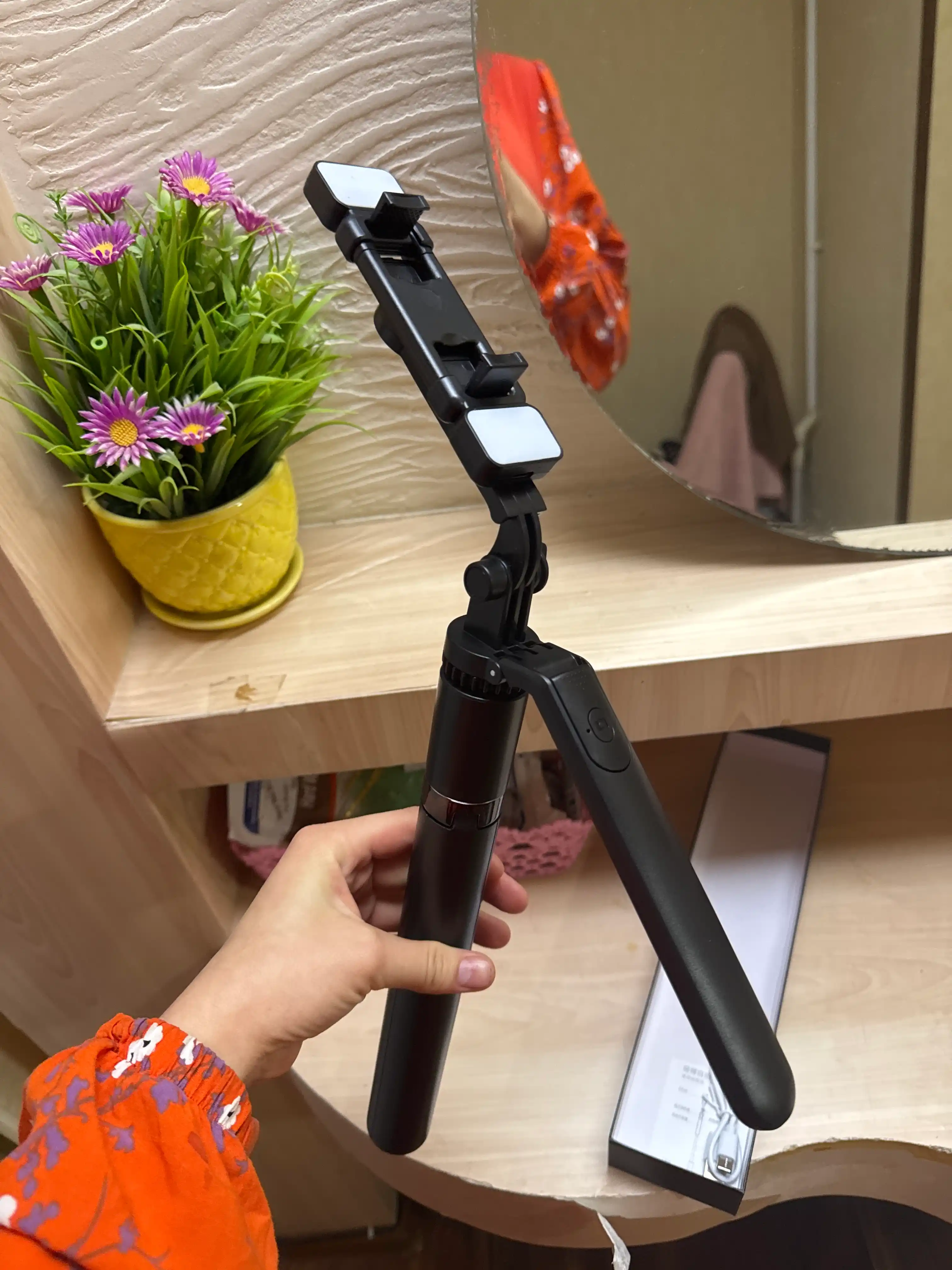 Штатив для телефона, 170 см, 4 в 1, 2 LED фонаря и Bluetooth: монопод, селфи-палка