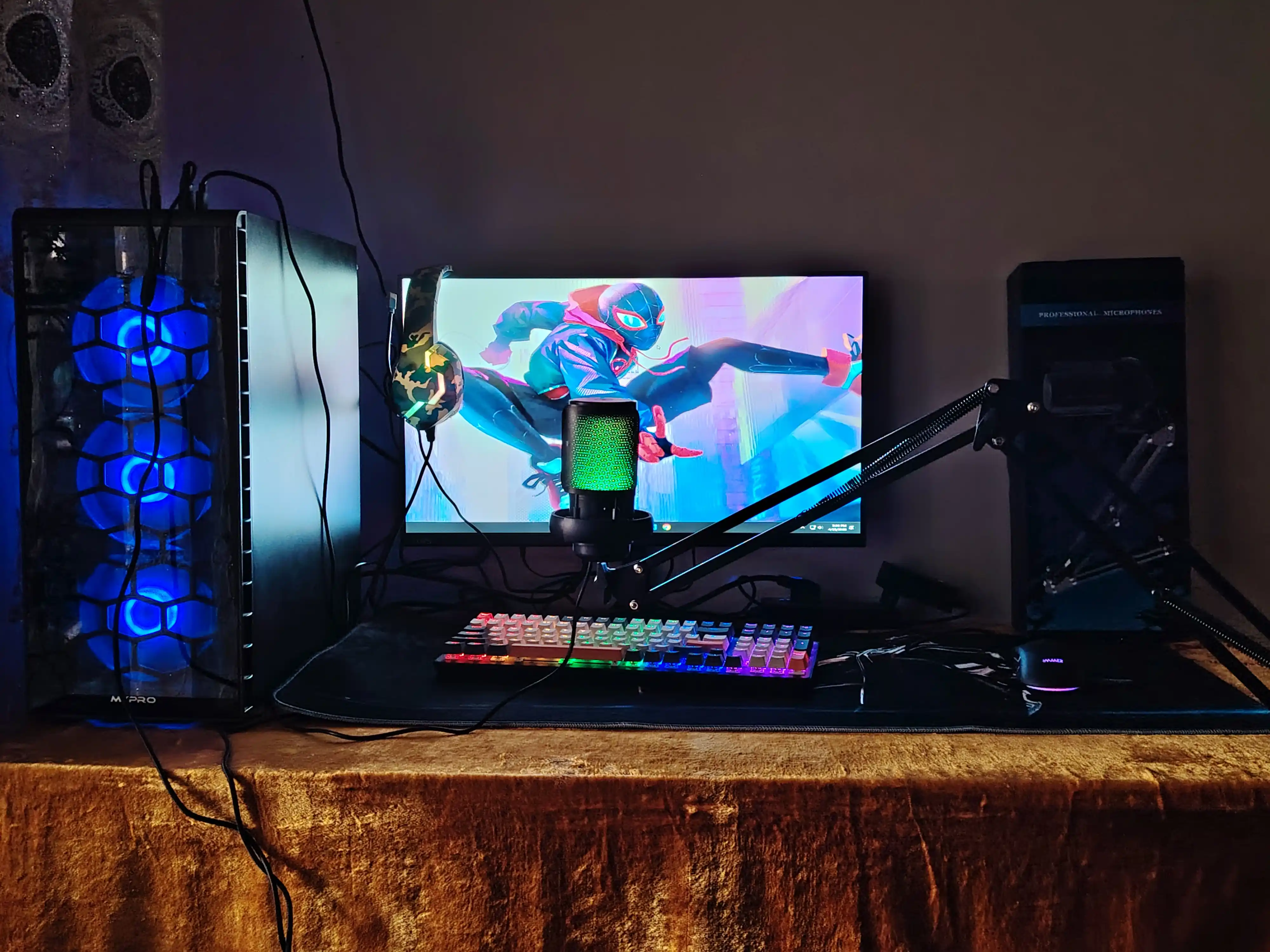 Микрофон для компьютера AQ-ME6S USB с кронштейном и RGB-подсветкой