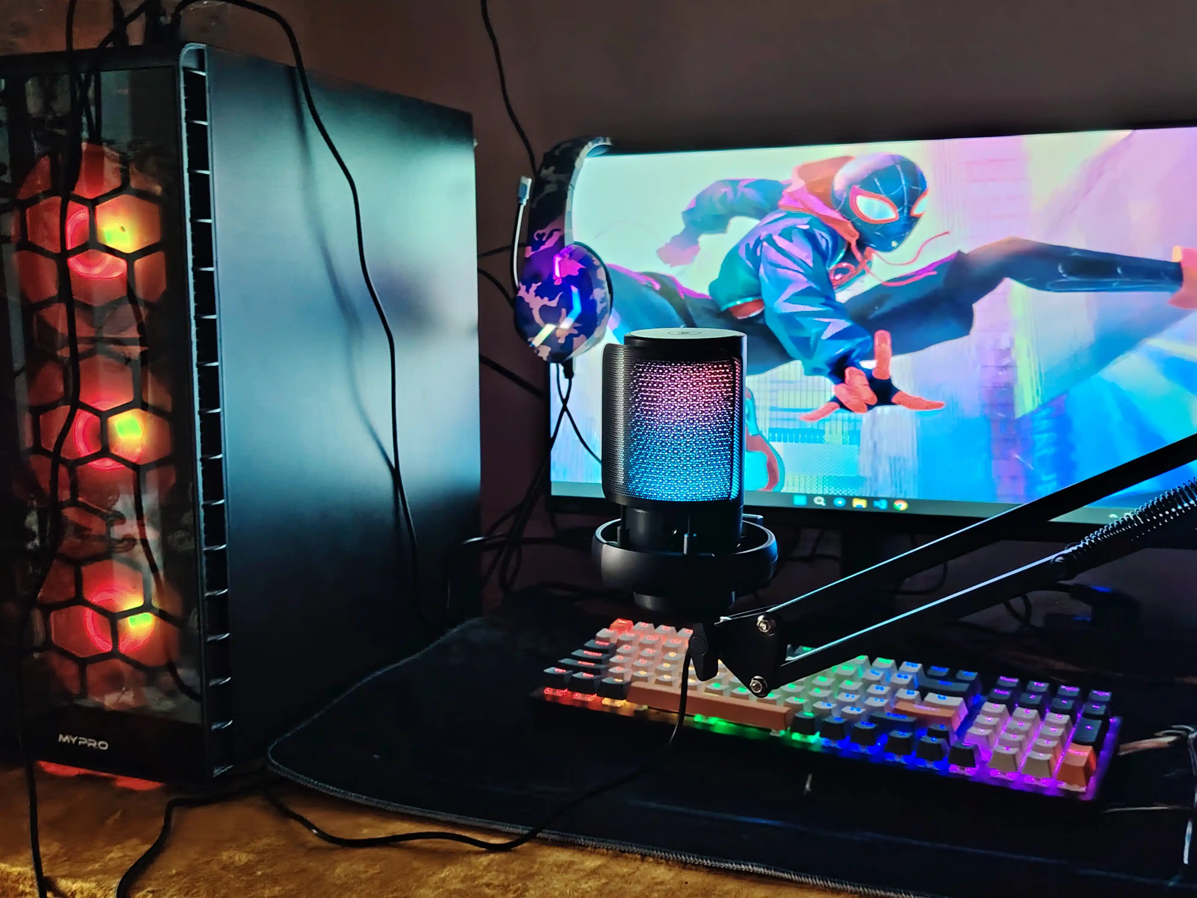 Микрофон для компьютера AQ-ME6S USB с кронштейном и RGB-подсветкой