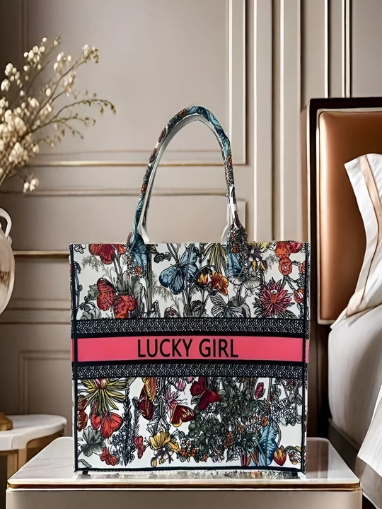 Katta hajmli shopper sumka ayollar uchun – qulay va zamonaviy