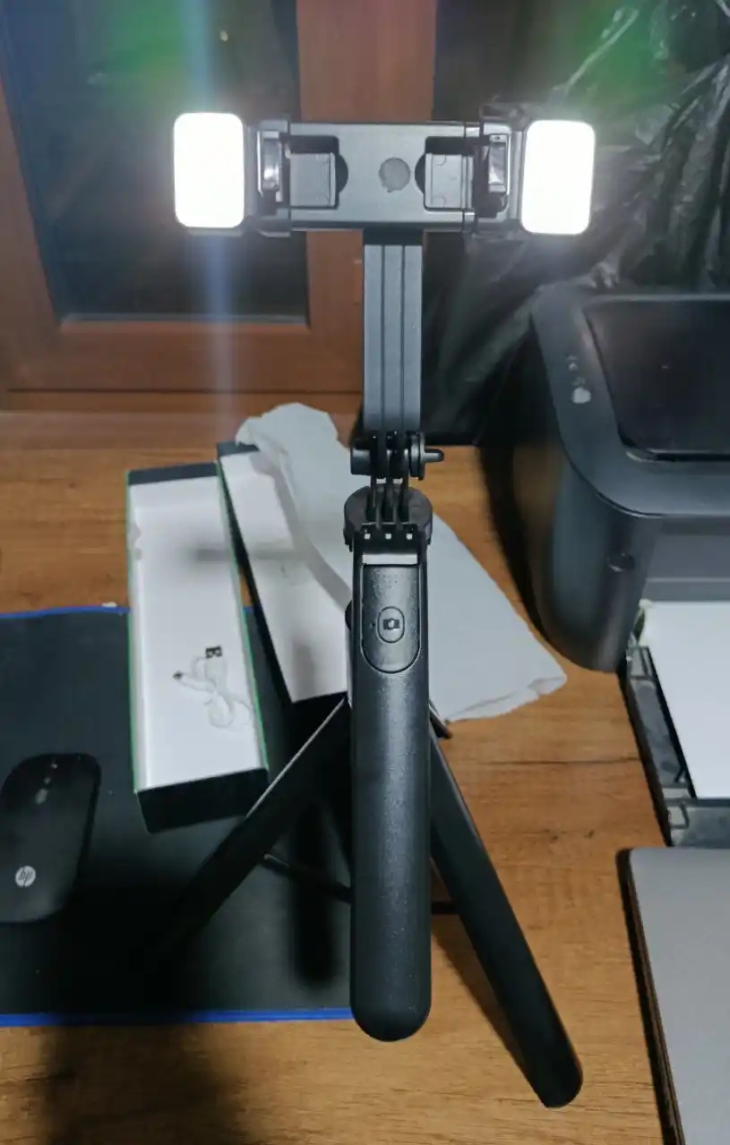 Штатив для телефона, 170 см, 4 в 1, 2 LED фонаря и Bluetooth: монопод, селфи-палка