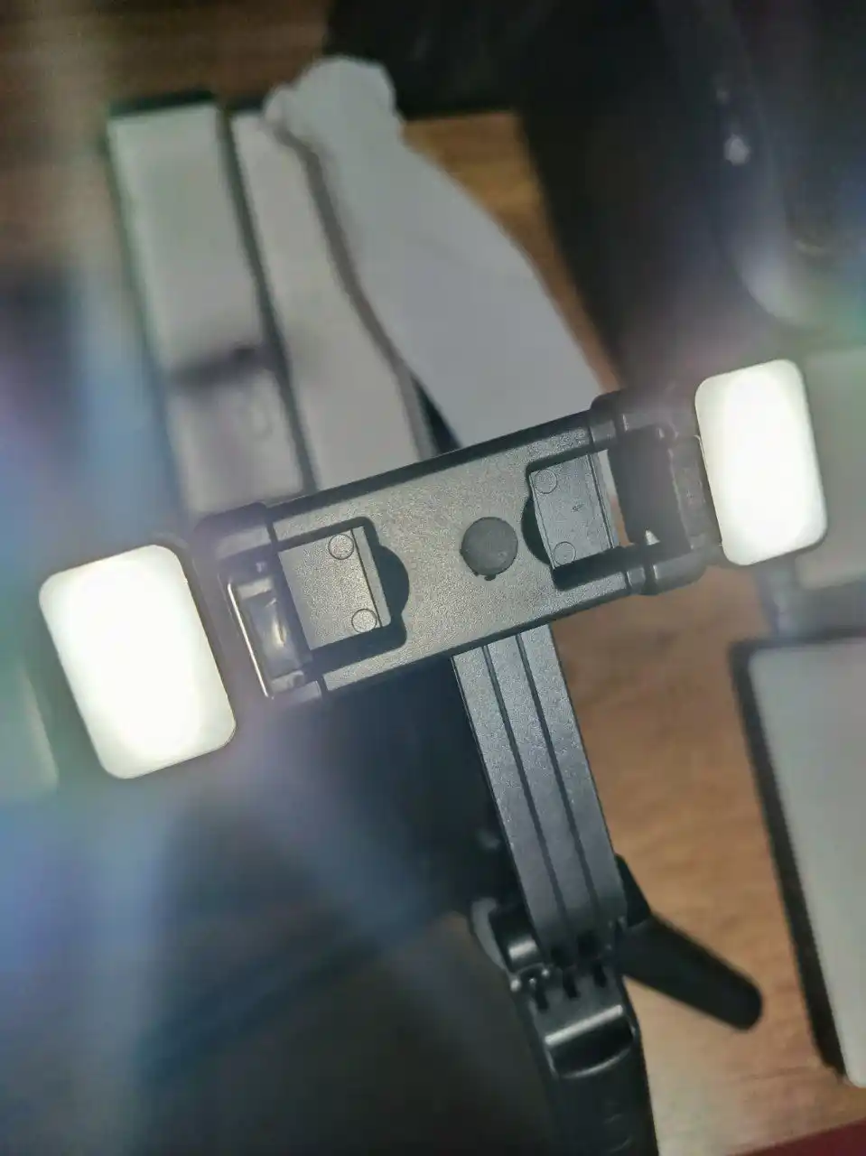 Штатив для телефона, 170 см, 4 в 1, 2 LED фонаря и Bluetooth: монопод, селфи-палка