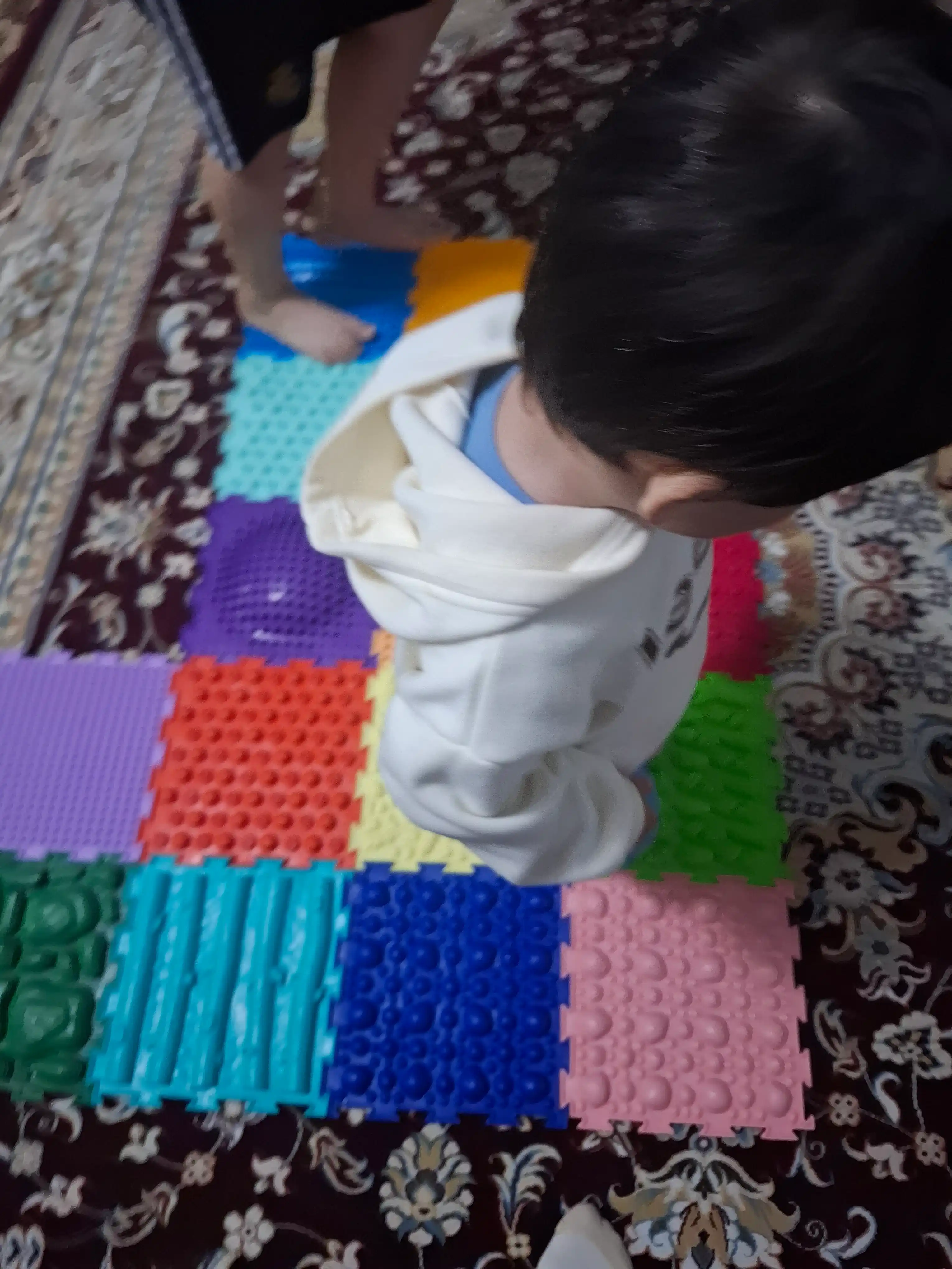 "Ortodon" massaj modulli pazl gilamchasi 17 ta moduldan iborat to‘plam