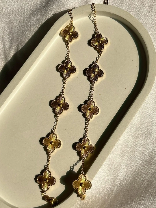Браслет в стиле Van Cleef с клевером — элегантный и современный дизайн
