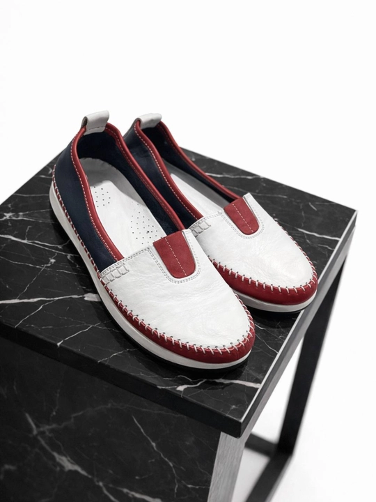 Ayollar uchun tabiiy charm slip-on tufli, qulay va yengil kundalik oyoq kiyim